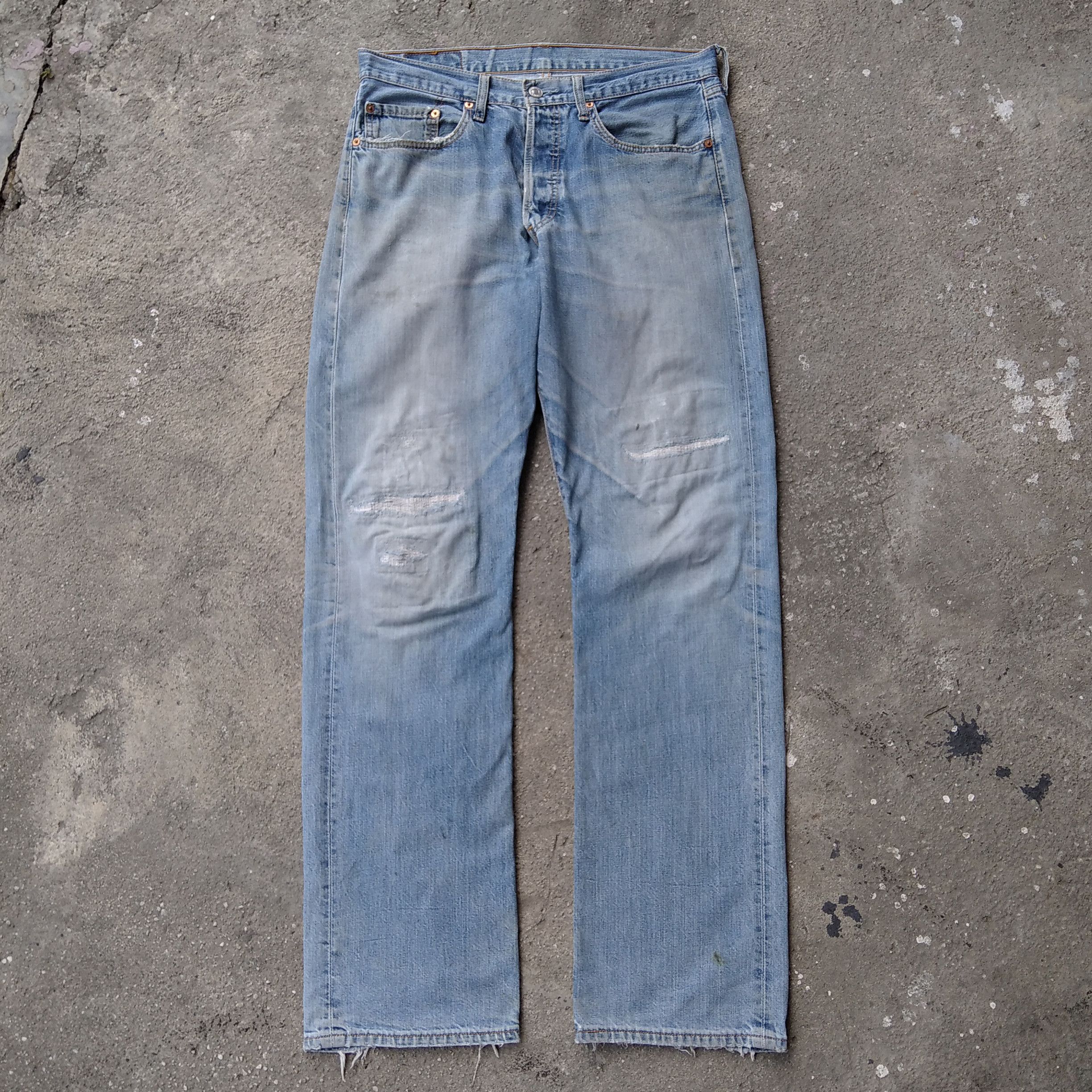 4GSELLER Vintage Early 00's LEVIS 501 Thrashed Jeans Size US 34 / EU 50 - 1 Thumbnail