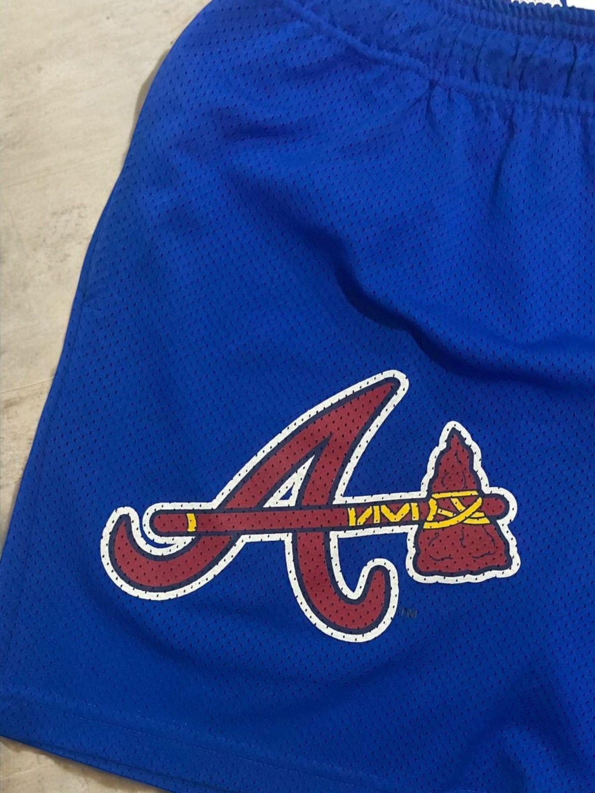 Eric Emanuel Eric Emanuel Atlanta Braves Shorts Size US 32 / EU 48 - 2 Thumbnail