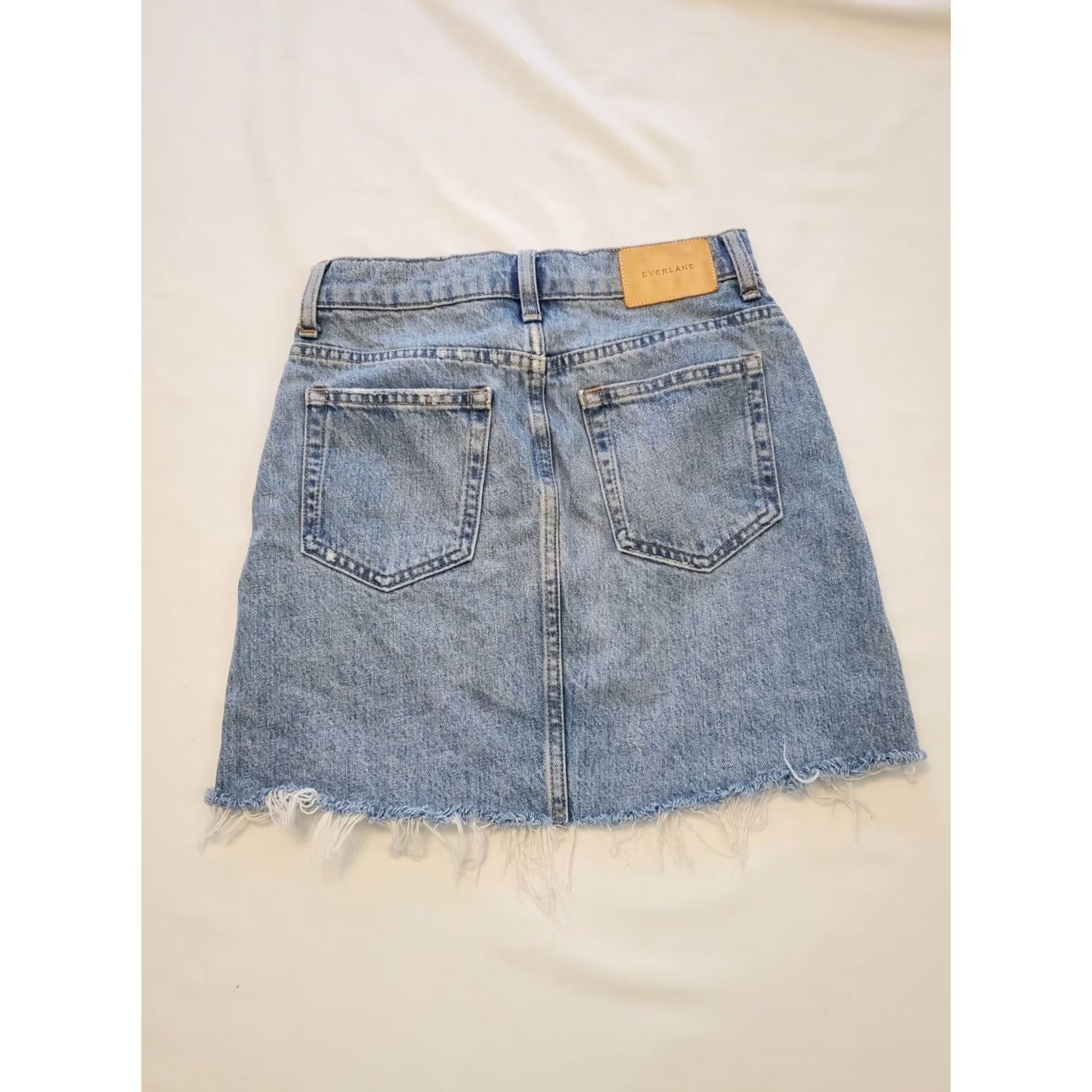 Everlane Everlane Denim Mini Skirt Size 23 Small Light Wash Distressed Reconstructed Rock Size 40" / US 18 - 5 Thumbnail