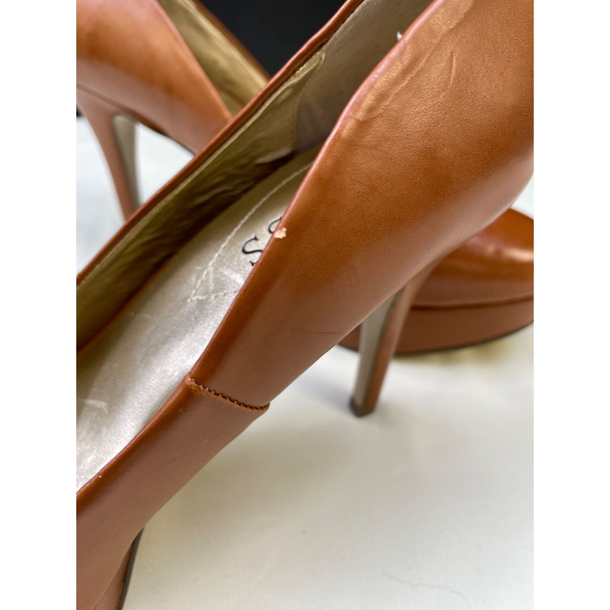 Guess Guess Women's Tan/ Brown Platform Pumps/ Shoes Heels 4" Size Size US 7 / IT 37 - 7 Thumbnail