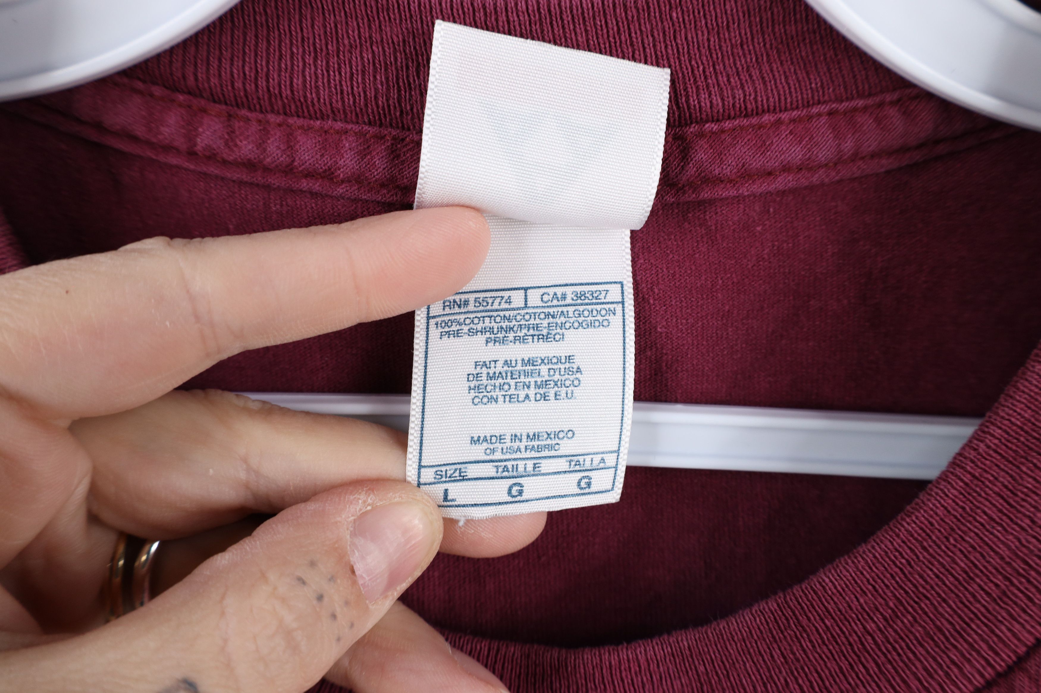 Vintage Vintage 90s Streetwear Faded Blank Cotton T-Shirt Maroon Size US L / EU 52-54 / 3 - 8 Thumbnail