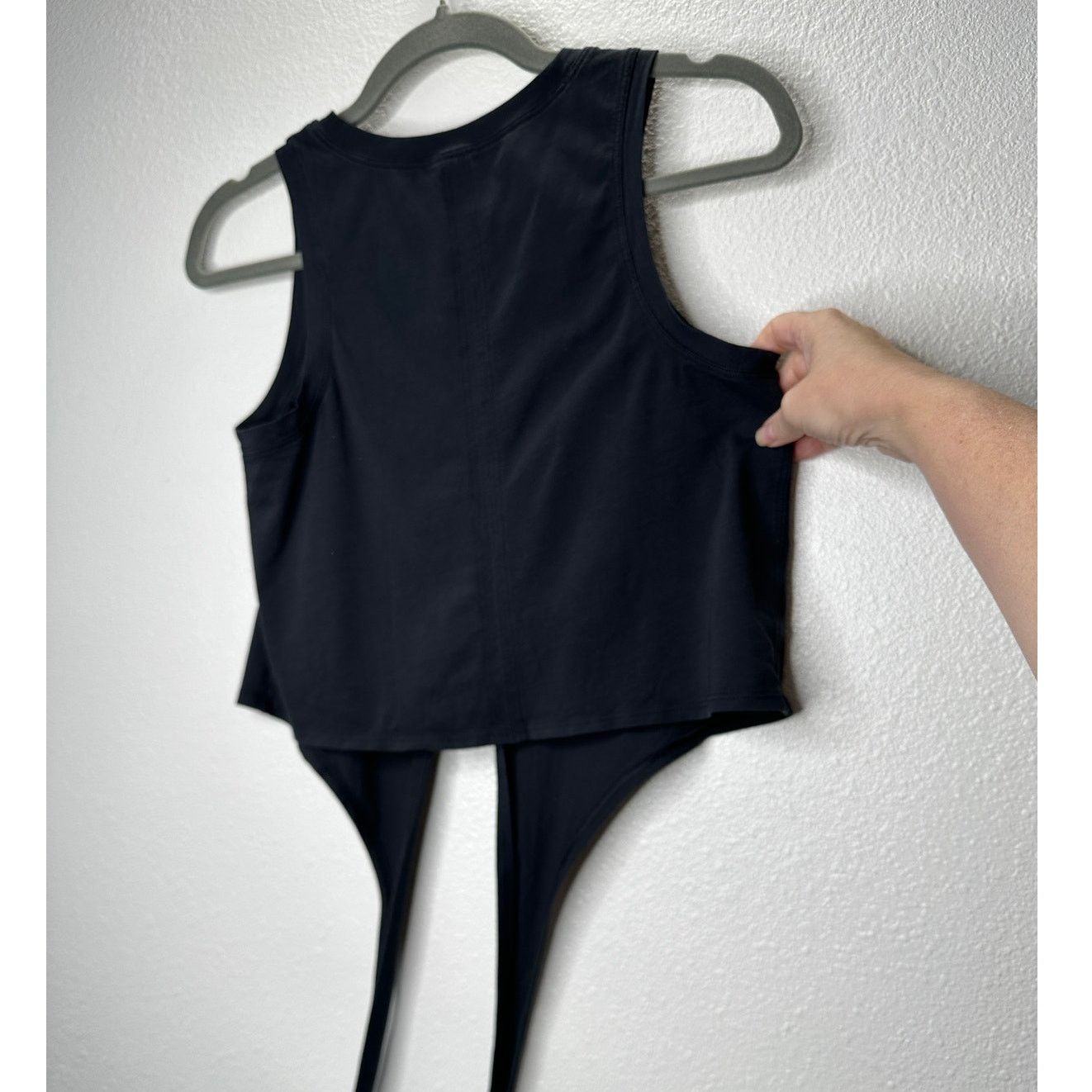 Lululemon Lululemon Black High Neck Front Tie Tank Top Shirt 4 Size S / US 4 / IT 40 - 4 Thumbnail