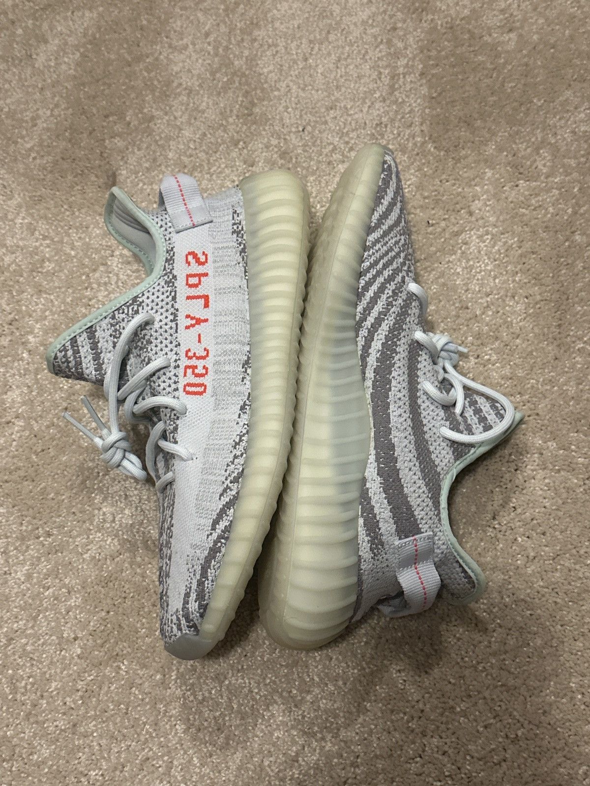 未使用 ADIDAS YEEZY BOOST V2 BLUE TINT YEEZY BOOST 350 V2 