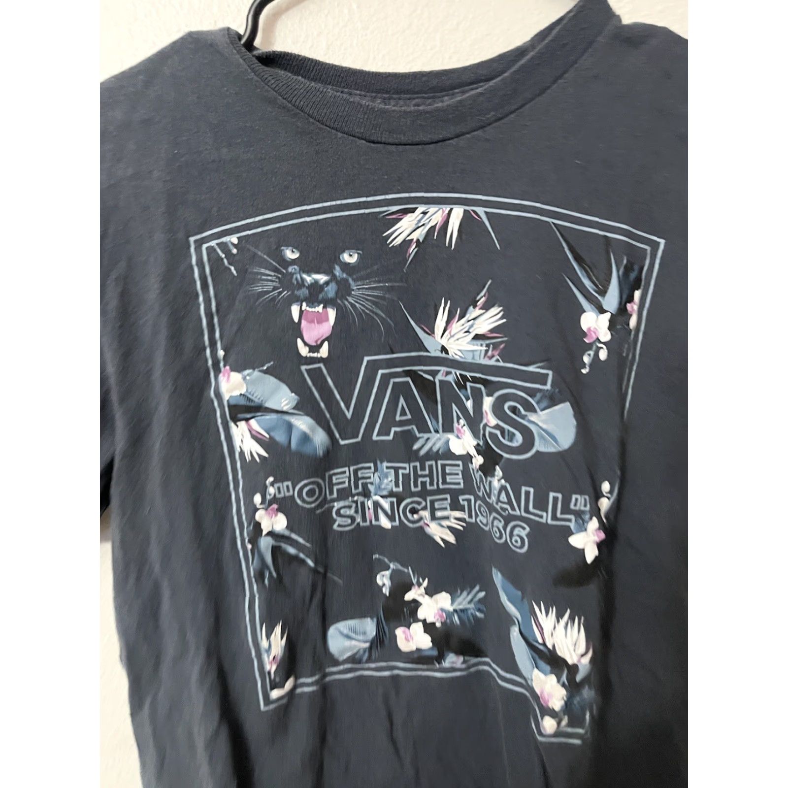 Vans Vans T Shirt Men Small Blue Classic Fit Off The Wall Graphic Embroidered Flower Size US S / EU 44-46 / 1 - 3 Thumbnail