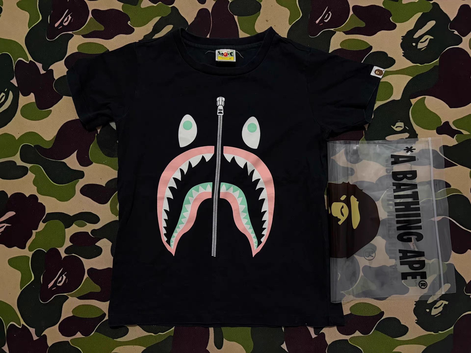 Bape Bape Shark Zip Short Sleeve T-Shirt Size US XS / EU 42 / 0 - 1 Thumbnail