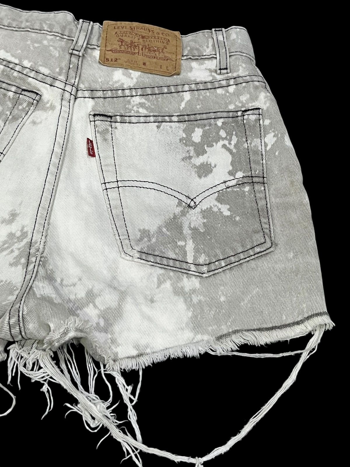 Levi's Vintage Clothing Levi's Rework Distressed Leopard Patch Studded Bleach Shorts Size 27" / US 4 / IT 40 - 7 Thumbnail