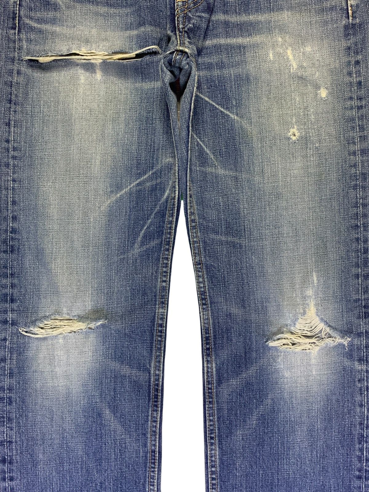 Japanese Brand SALES🔥Vintage Japanese Brand Faded Wash Distressed Jeans Size US 30 / EU 46 - 5 Thumbnail
