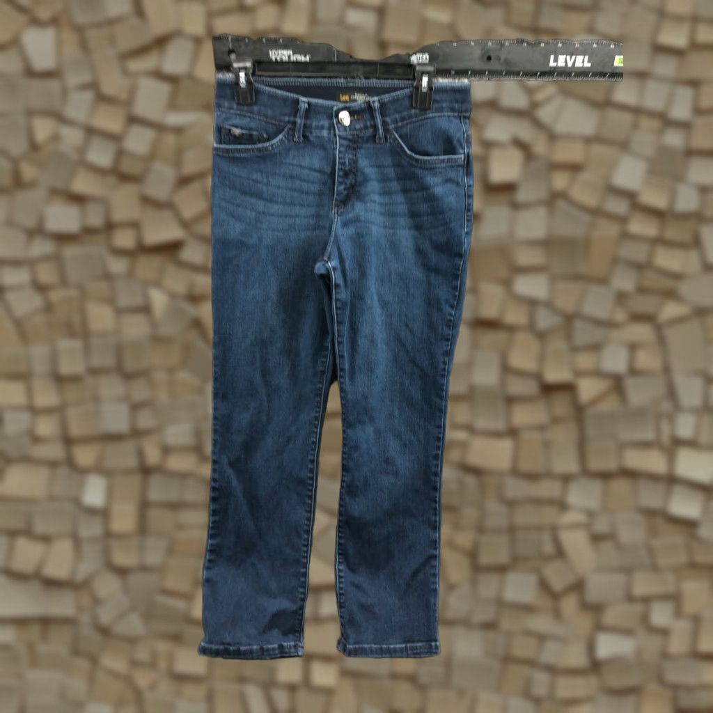 Lee Lee Jeans Regular Straight Womens Size 6 Short Medium Wash Blue Size 28" / US 6 / IT 42 - 1 Thumbnail