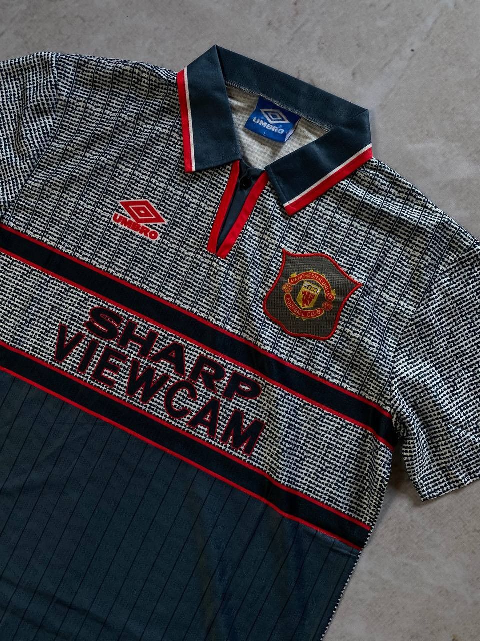 Umbro 1995/1996 Umbro Manchester United Retro Away Soccer Jersey Size US L / EU 52-54 / 3 - 2 Thumbnail