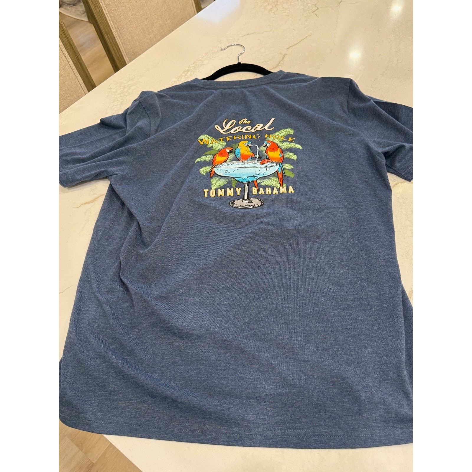 Tommy Bahama TOMMY BAHAMA T-Shirt Local Watering Hole Mens Medium BLUE Size US M / EU 48-50 / 2 - 5 Thumbnail