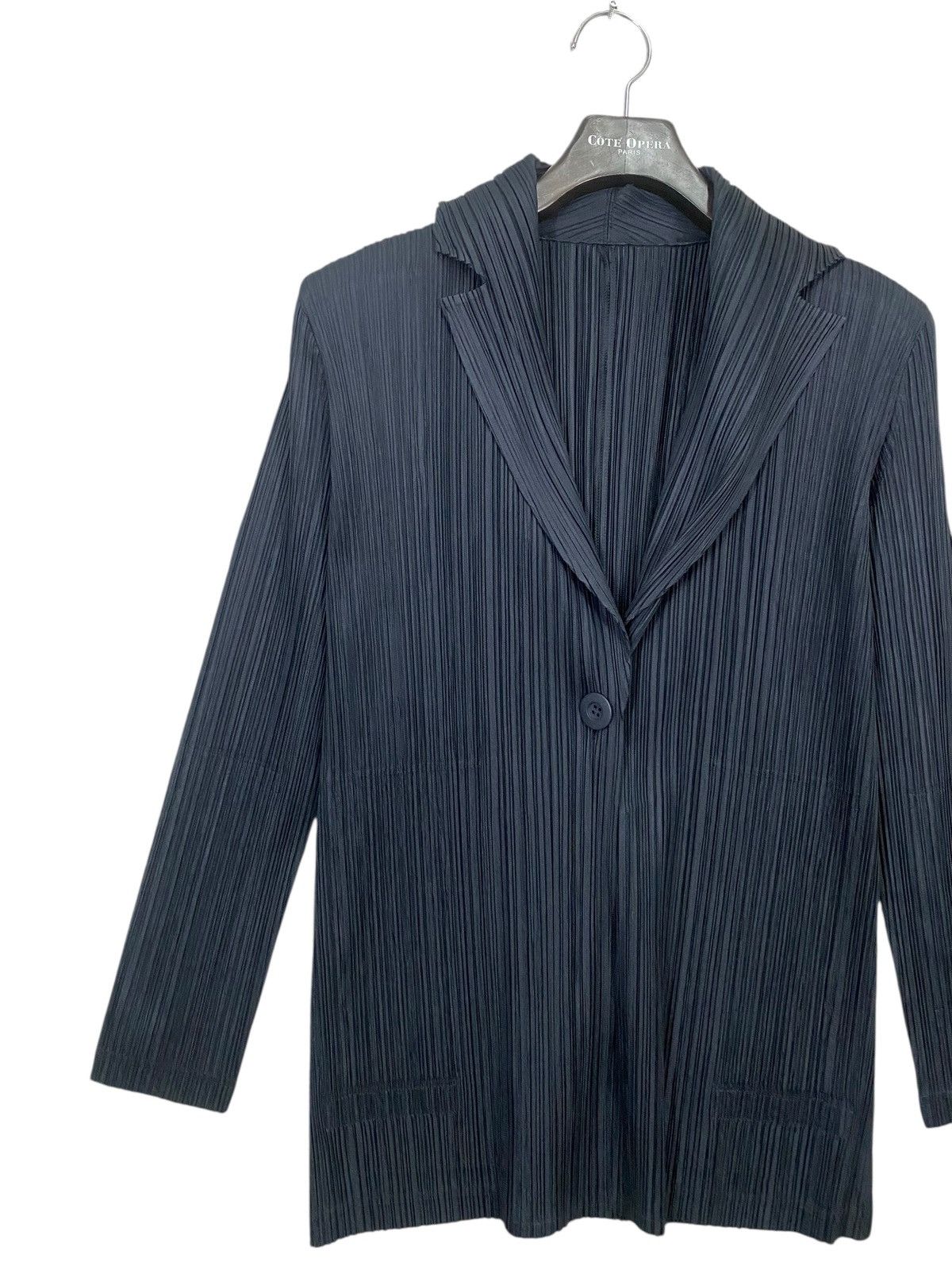 Pleats Please Issey Miyake Vintage pleats please issey miyake black blazer Size US M / EU 48-50 / 2 - 7 Thumbnail
