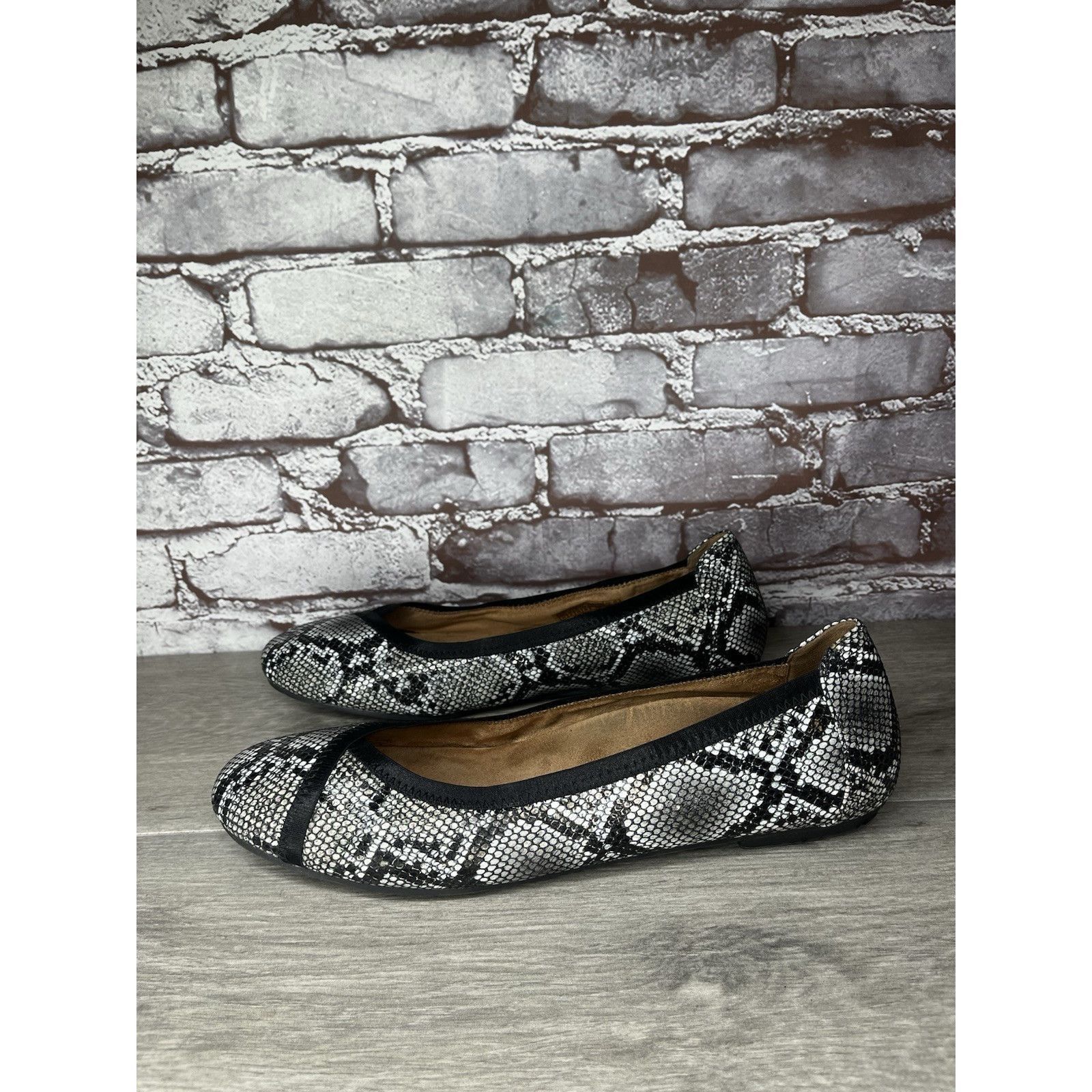 Etonic Vionic Carroll Snake Black White Ballet Slip On Flats Women Size US 11 / IT 41 - 16 Thumbnail
