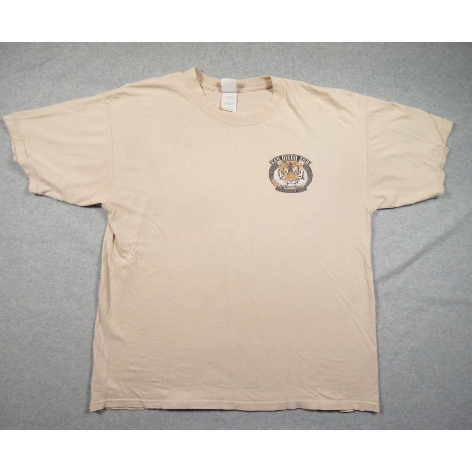 Gildan VINTAGE San Diego Zoo Shirt Mens XL Beige Tiger Animal Nature Tee Y2K Adults Perform Distressed Texture Graphic Print Logo 90s Concert Theme Mens Size US XL / EU 56 / 4 - 5 Thumbnail