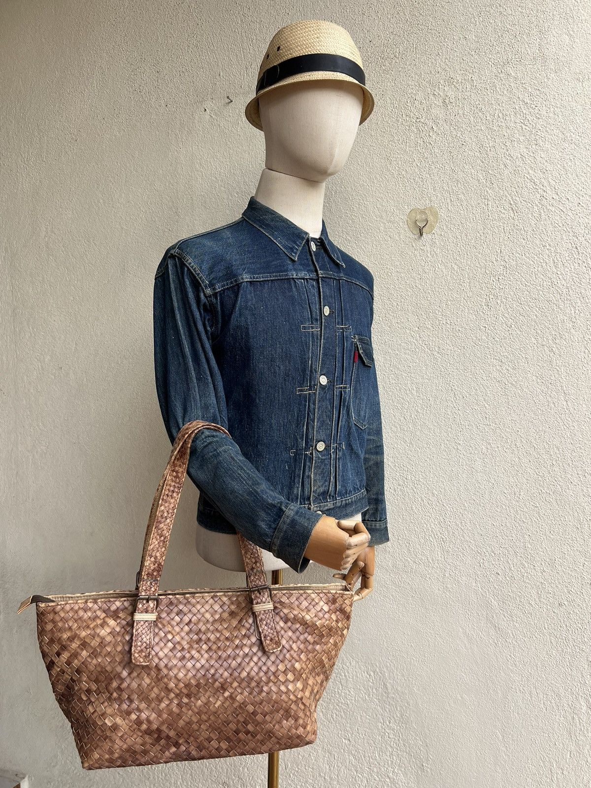 Leather × Vintage Vintage Paolo Masi Fade Patina Leather Intrecciato Tote Bag Size ONE SIZE - 4 Thumbnail