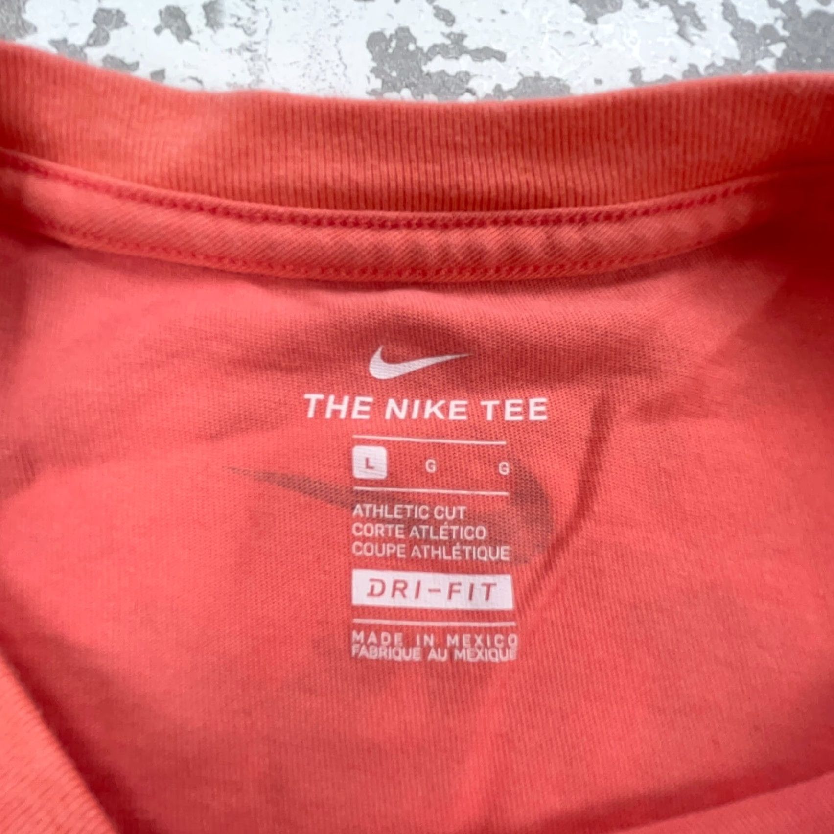 Nike Nike Shirt Women Large Pink White Tee Dri Fit Athletic Crew Neck Short Sleeve Casual Shirt Ladies 90s Retro Sports Basic Athletic Womens Size L / US 10 / IT 46 - 4 Thumbnail
