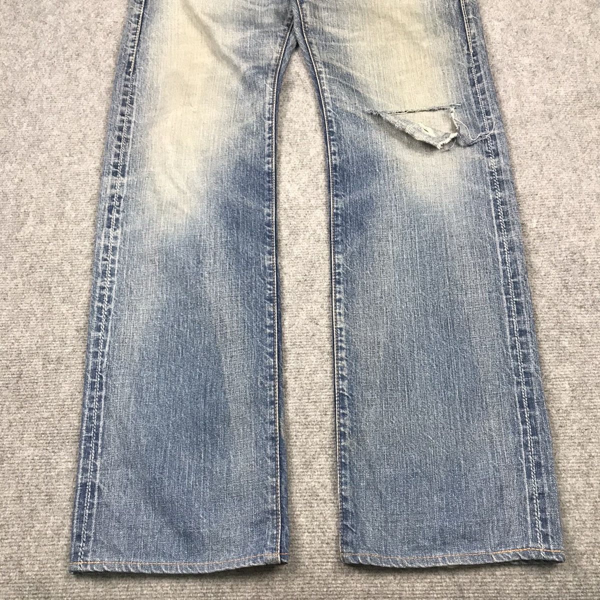 Japanese Brand × Johnbull JOHN BULL DISTRESSED DENIM RARE DENIM PANTS 145 Size US 30 / EU 46 - 2 Thumbnail