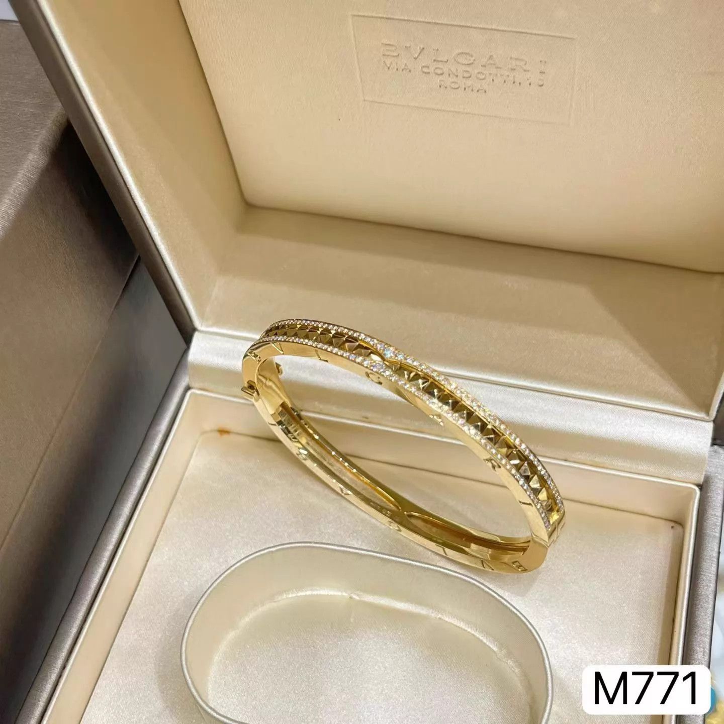 Bvlgari Bvlgari ZERO.1 Rock Gold 2-Row Diamond Rivet Bracelet SM LN Size ONE SIZE - 1 Thumbnail