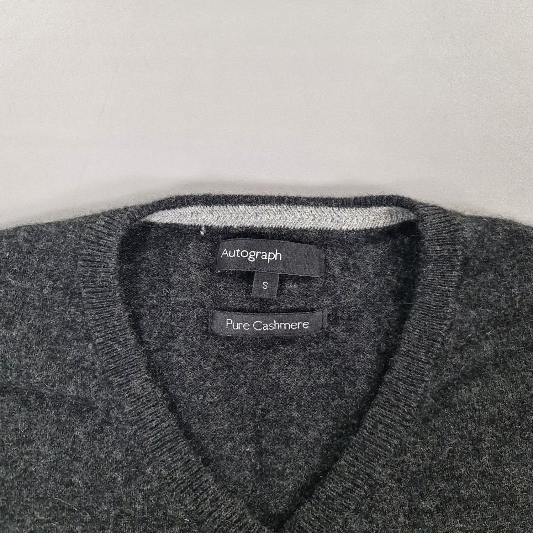 Vintage Autograph Jumper Mens V-Neck Grey Small 100% Cashmere Pullover Knit Shirt/Top/Jumpers? Size US S / EU 44-46 / 1 - 3 Thumbnail