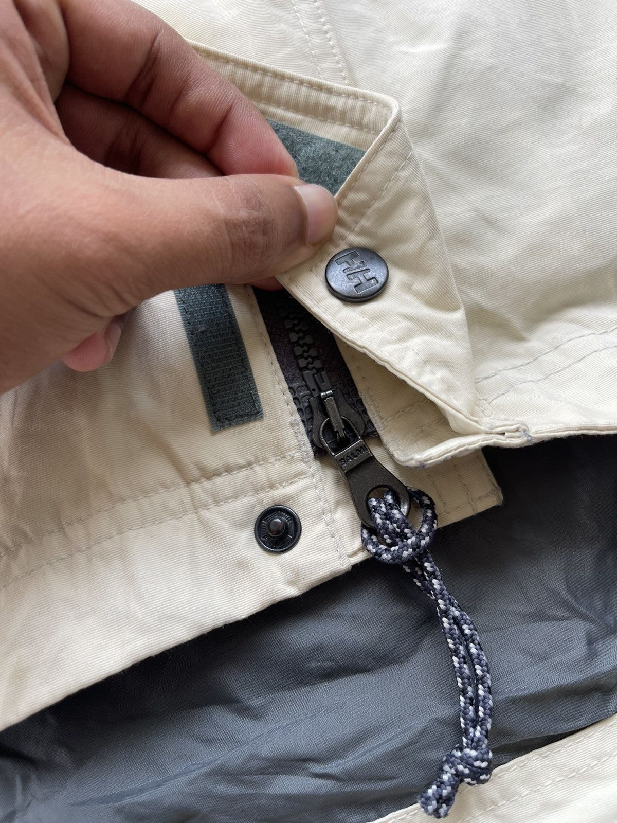 Helly Hansen 🔥VINTAGE HELLY HANSEN TECH WATERPROOF HOOD OUTDOOR JACKET Size US M / EU 48-50 / 2 - 6 Thumbnail