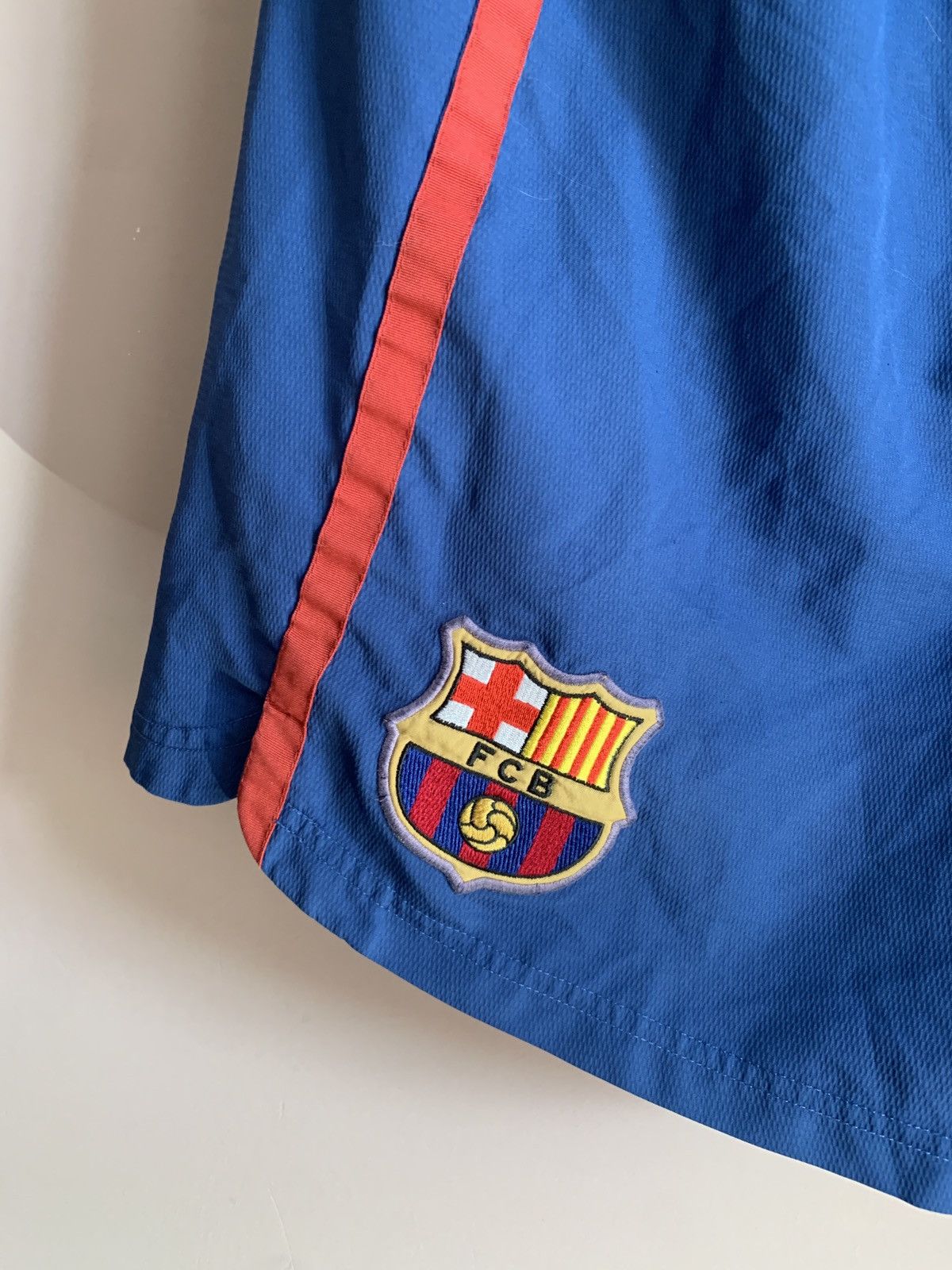 Vintage FC Barcelona 2005 2006 vintage Nike soccer football shorts Size US 34 / EU 50 - 3 Thumbnail