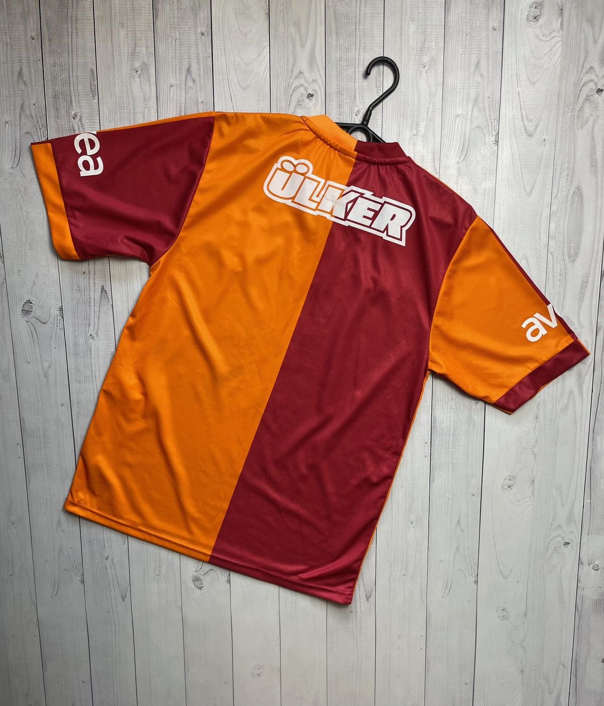 Vintage Vintage Galatasaray orange tee logo soccer size M Size US M / EU 48-50 / 2 - 2 Thumbnail