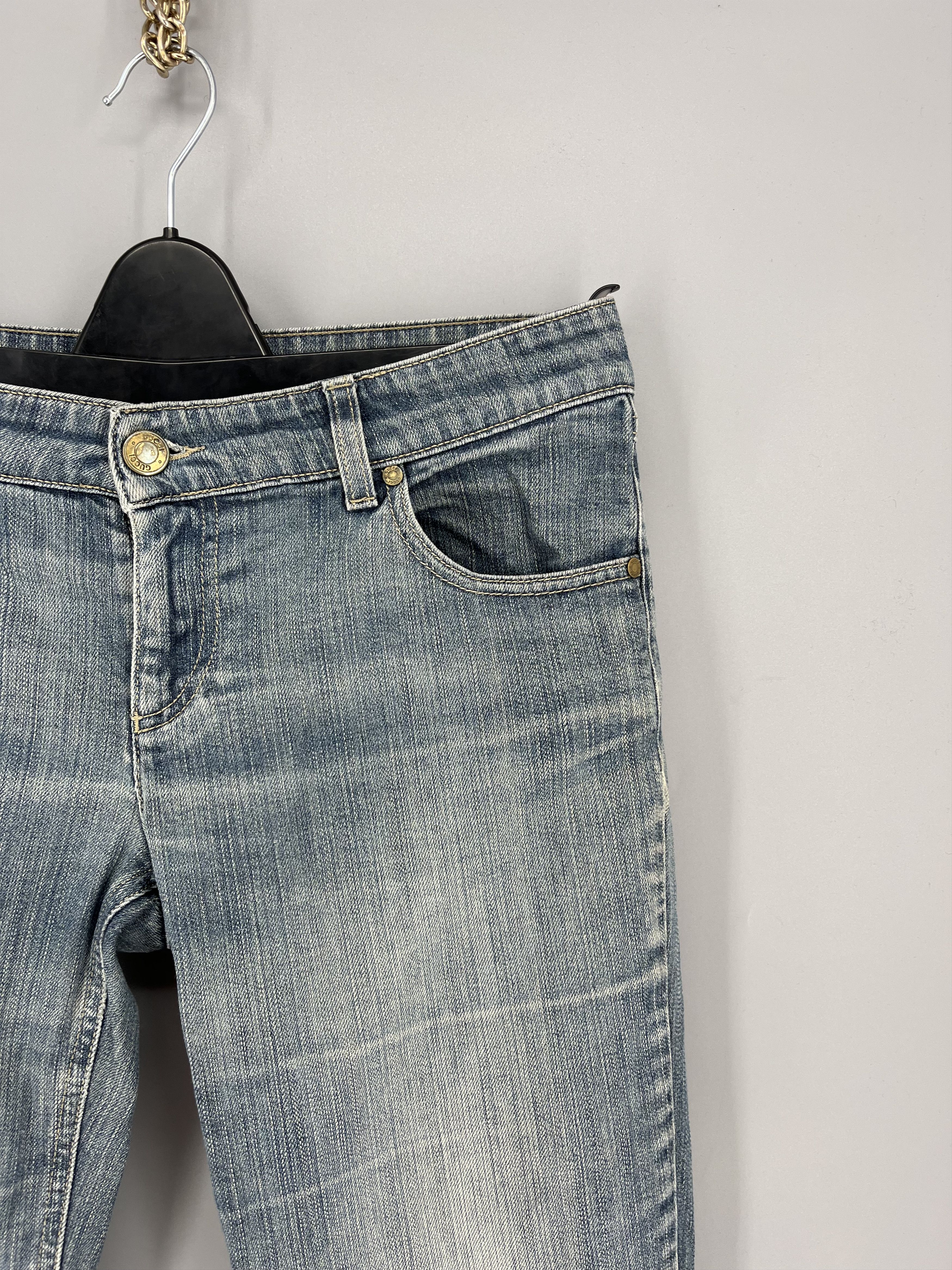 Gucci Gucci Vintage Light Wash Flared Jeans with Web Logo Patch Size 26" / US 2 / IT 38 - 5 Thumbnail