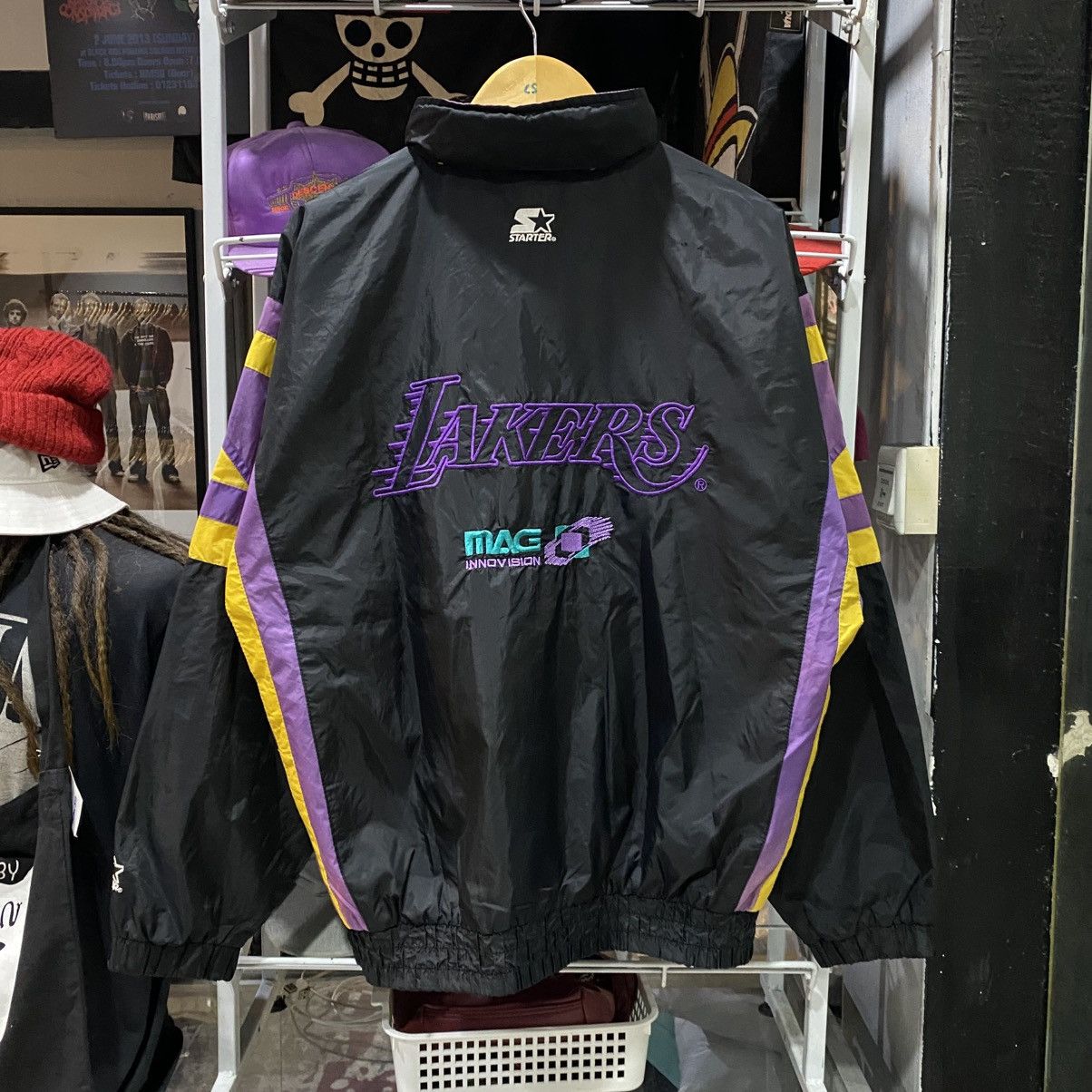 Starter VINTAGE‼️Lakers Sponsor By MAG Innovision Starter Jacket Size US L / EU 52-54 / 3 - 1 Thumbnail