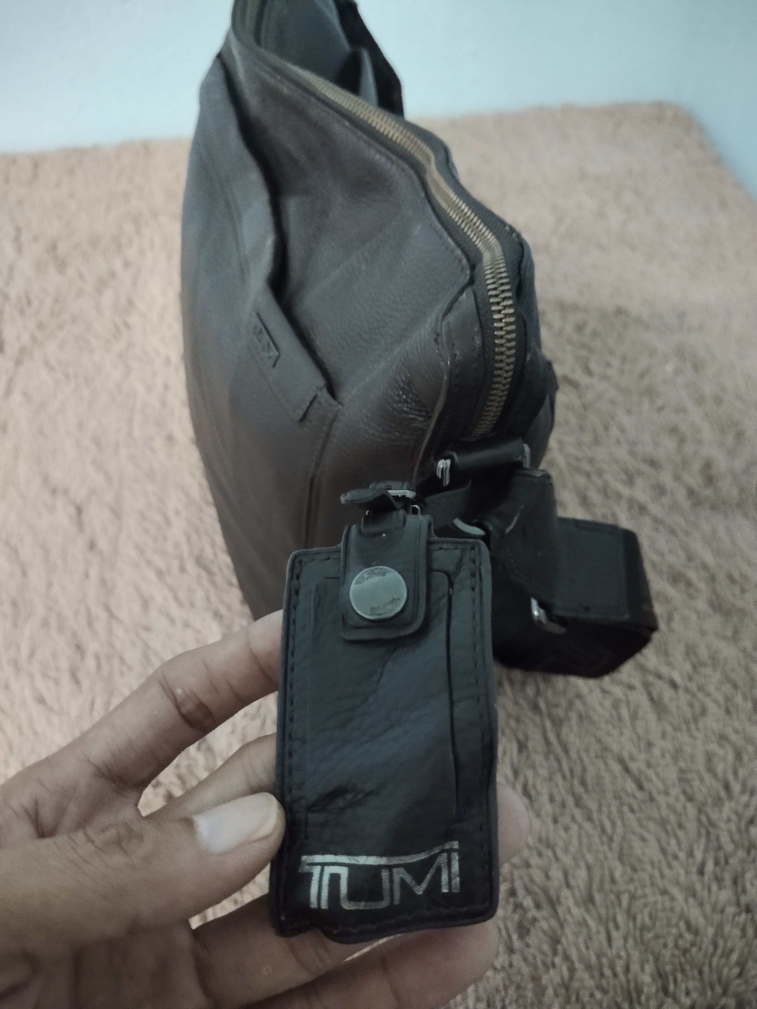 Tumi Tumi Leather Sling Bag Size ONE SIZE - 4 Thumbnail