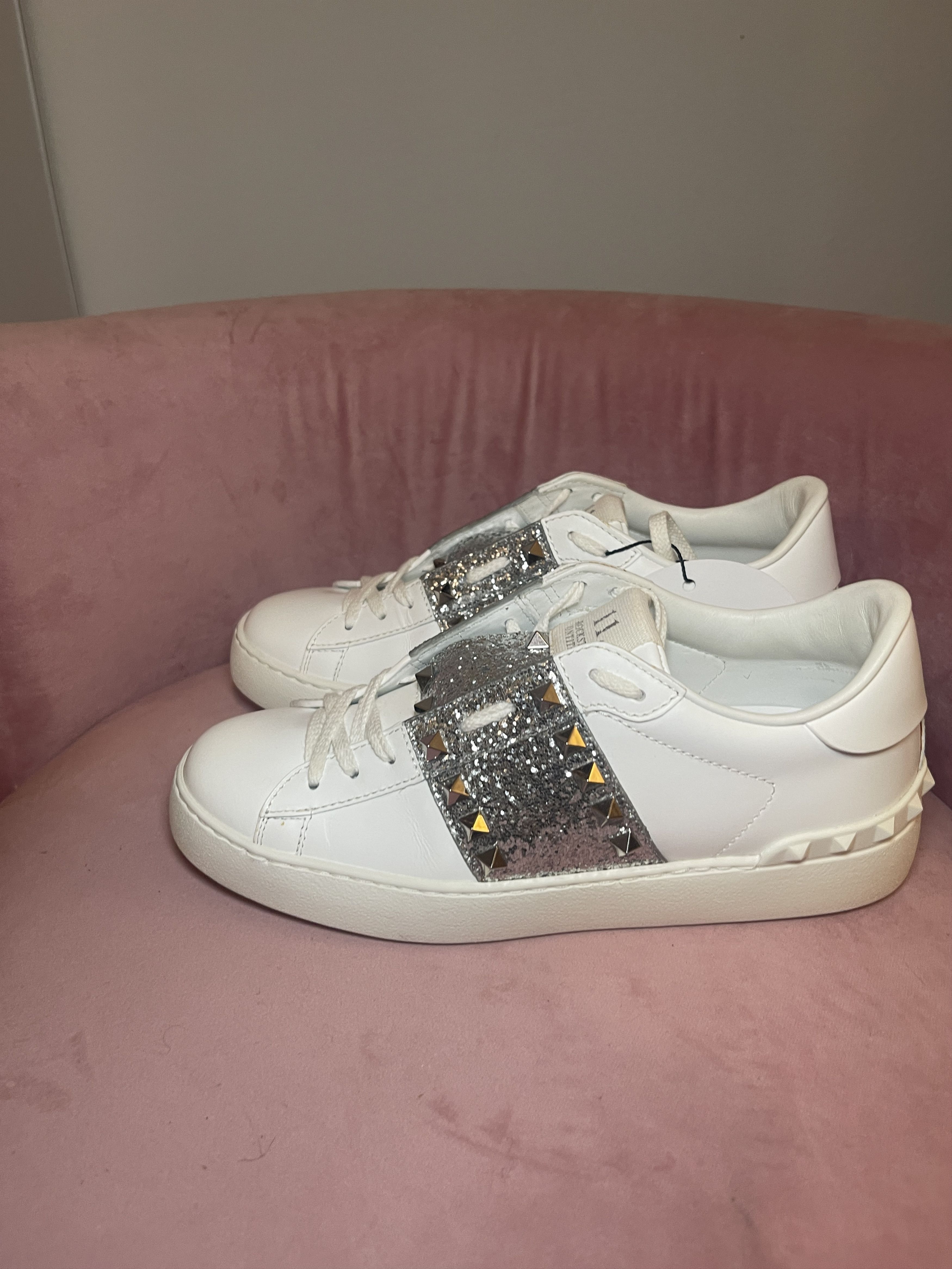 Valentino Valentino White Silver Valentino Rockstud Untitled Sneaker Size US 7 / IT 37 - 4 Thumbnail