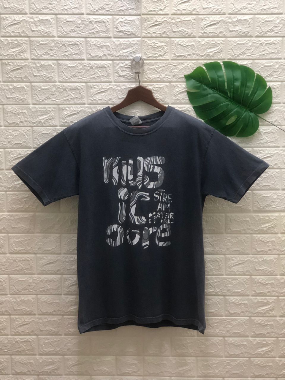 Band Tees Made usa Distressed Sunfaded Music Stream Material Core rock Size US L / EU 52-54 / 3 - 1 Thumbnail