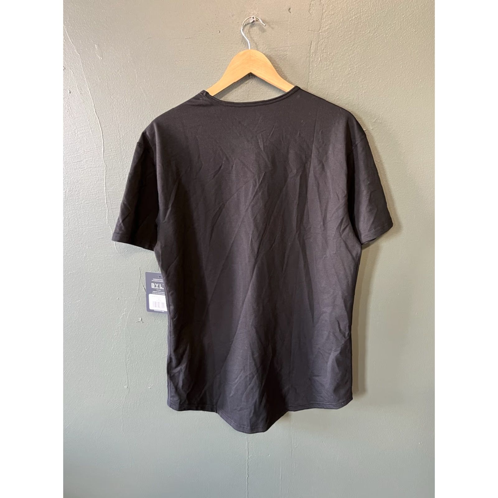 Vintage BYLT Shirt Short Sleeve Mens Size L Black Lux Drop Cut Signature Casual Athletic All Seasons Breathable Stretch Logo T-Shirt 90s? Size US L / EU 52-54 / 3 - 2 Thumbnail