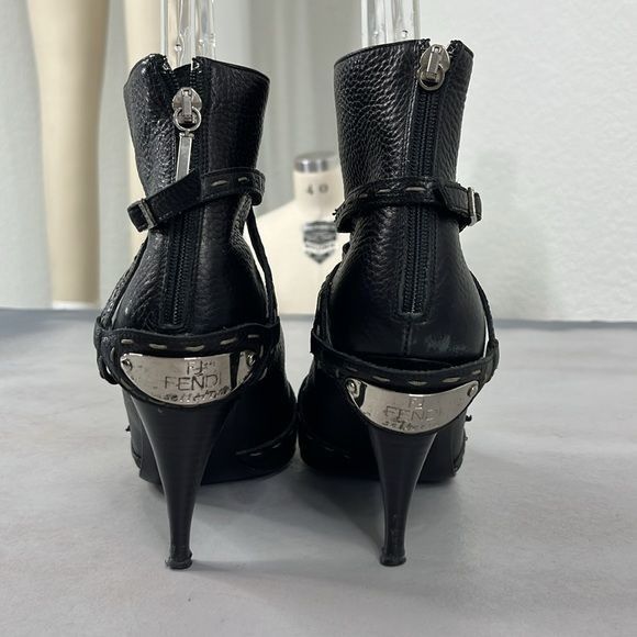 Fendi Fendi Pebbled Leather Biker Heeled Strappy Boots Metal Plate Size US 8.5 / IT 38.5 - 3 Thumbnail