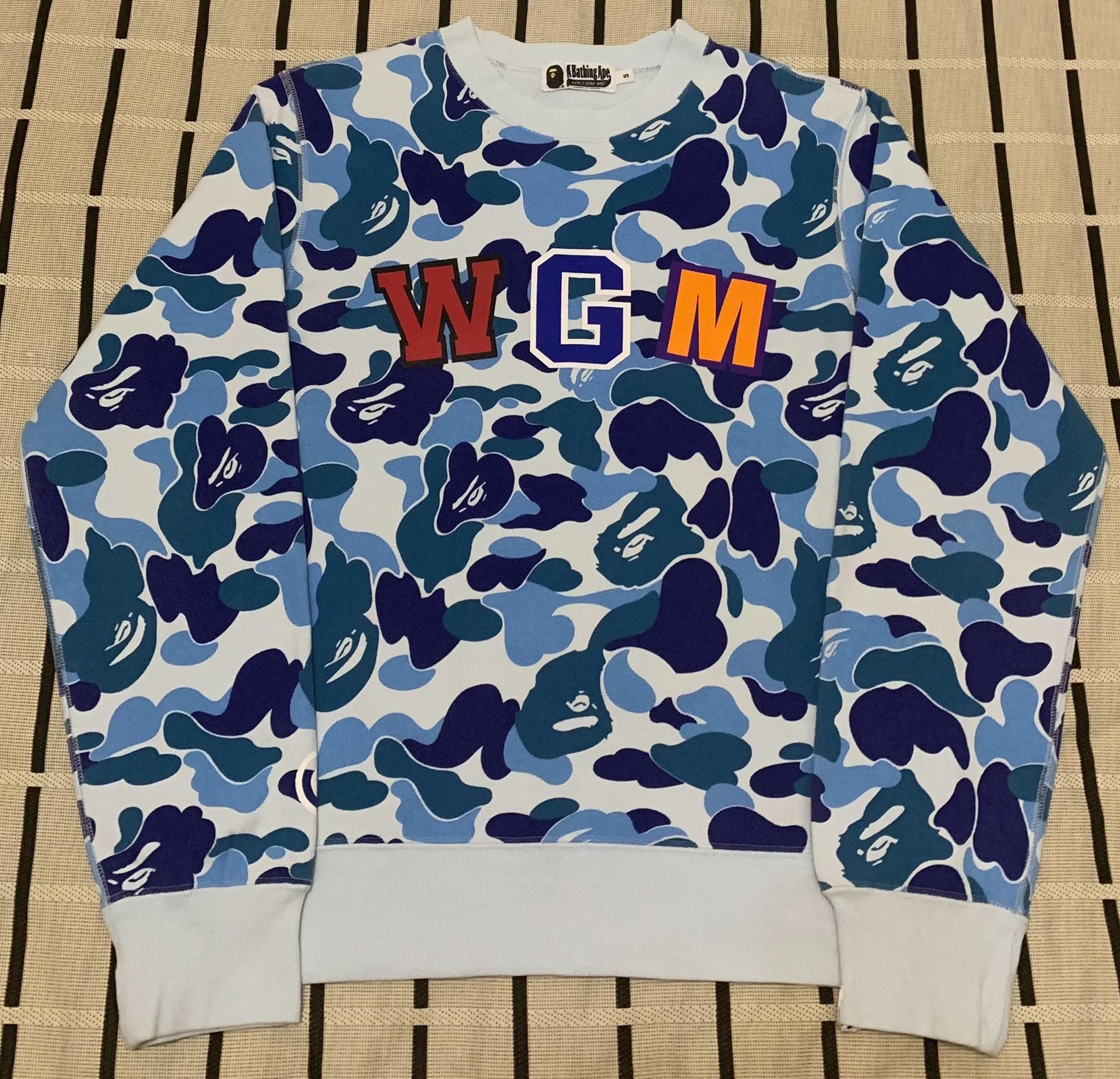 Bape Bape Shark Camo Blue Hoodie S Men Size US S / EU 44-46 / 1 - 1 Thumbnail