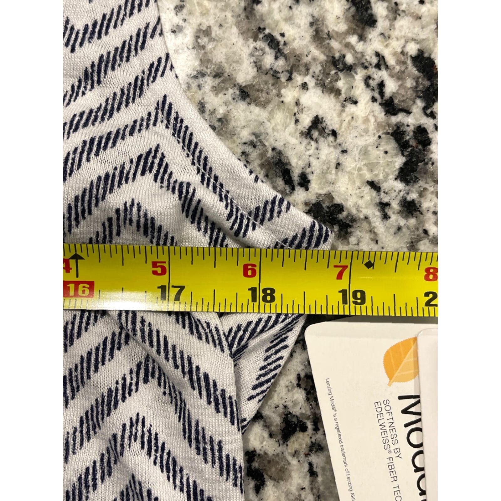 Athleta Athleta Tank Size S Blue White Chevron Print Arrowhead Breezy Womens Size S / US 4 / IT 40 - 4 Thumbnail