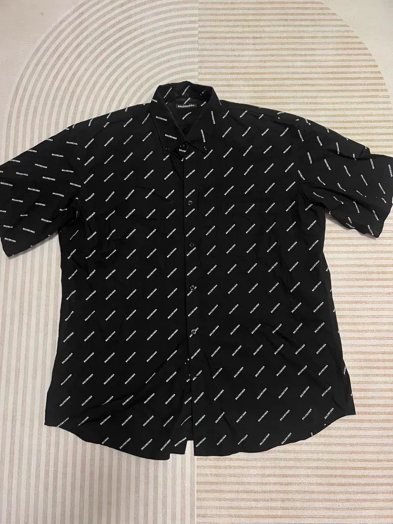 Balenciaga Balenciaga size 41 All-over print short-sleeve shirt - Bla Size US S / EU 44-46 / 1 - 1 Thumbnail