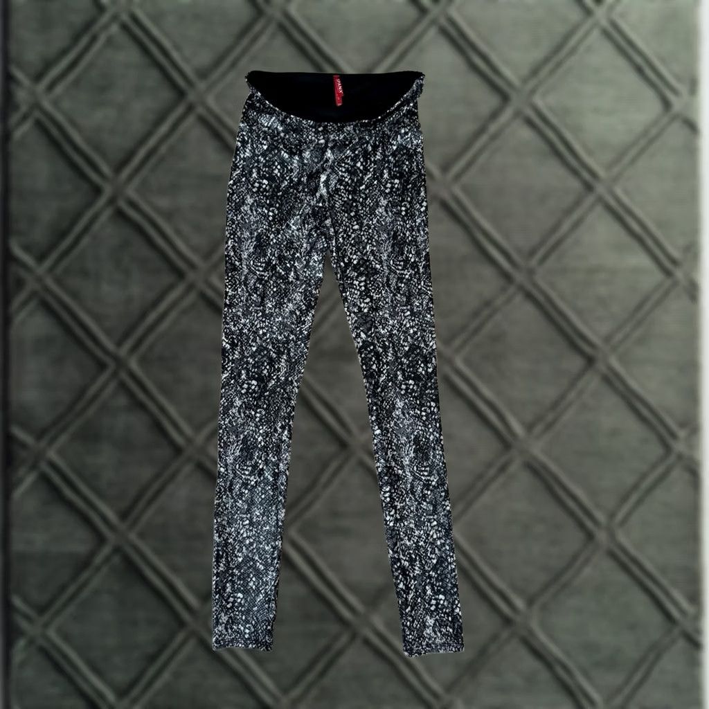 Spanx Spanx Faux Leather Snake Shine Leggings Small Petite Black Size 28" / US 6 / IT 42 - 1 Thumbnail