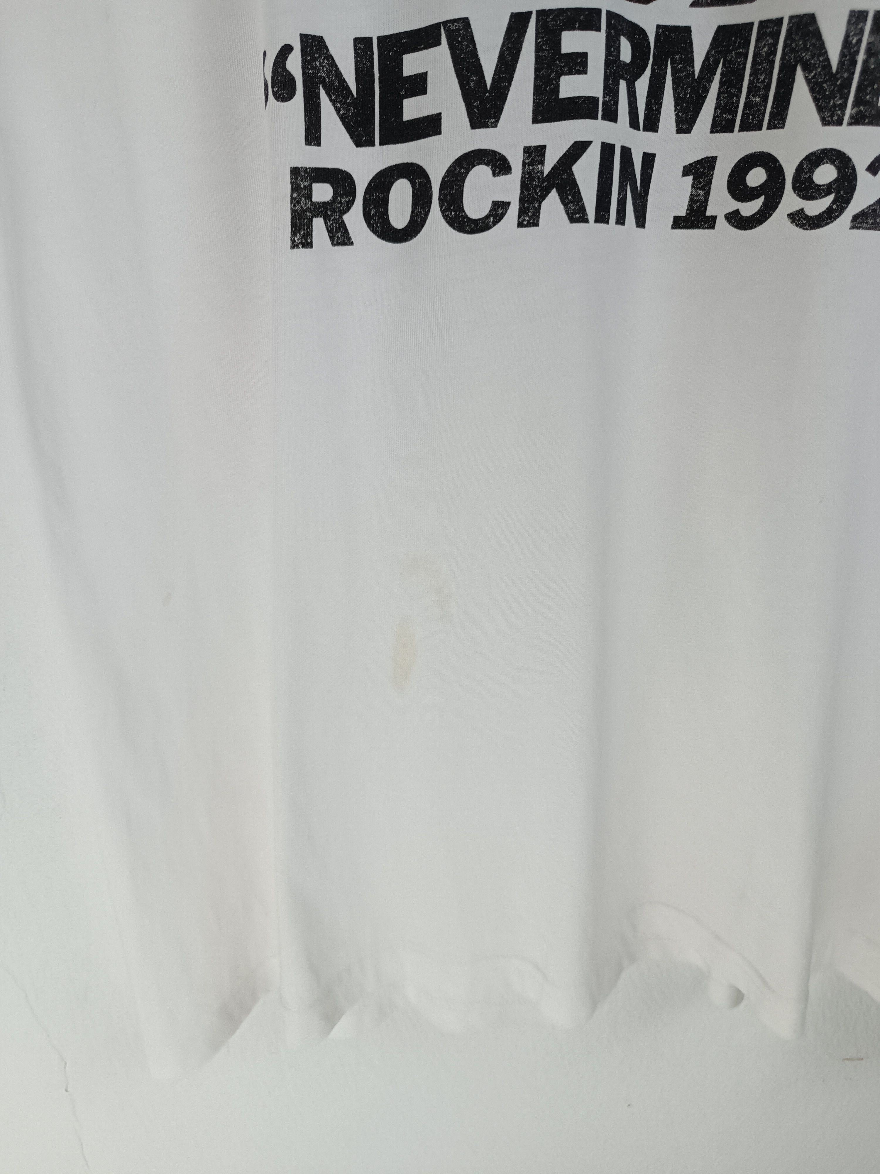 Vintage VINTAGE NIRVANA IN CONCERT ROCKING NEVERMIND 1992 GRUNGE TEE Size US M / EU 48-50 / 2 - 8 Thumbnail