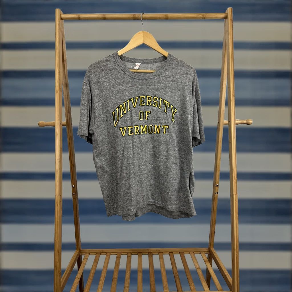 Vintage VINTAGE 80s Wolf T-shirt University Of Vermont Gray XL Mens Size US XL / EU 56 / 4 - 1 Thumbnail