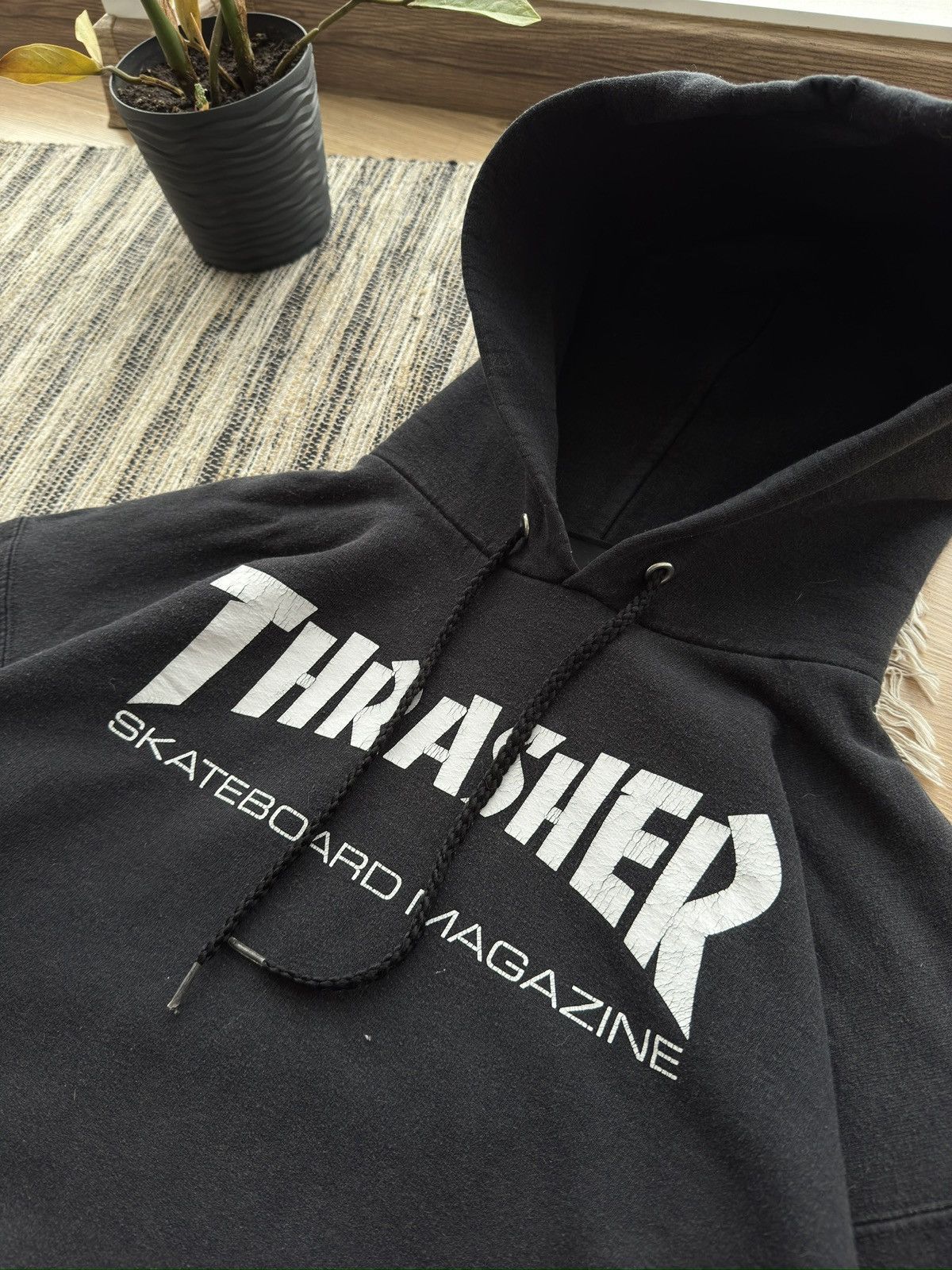 Other Vintage Thrasher big logo distressed Y2K box fit hoodie Size US M / EU 48-50 / 2 - 3 Thumbnail