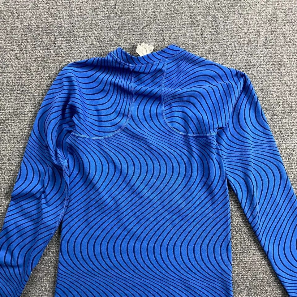 Athleta Athleta Top Women's XS Blue Pullover Wavy Stripes Size XS / US 0-2 / IT 36-38 - 5 Thumbnail