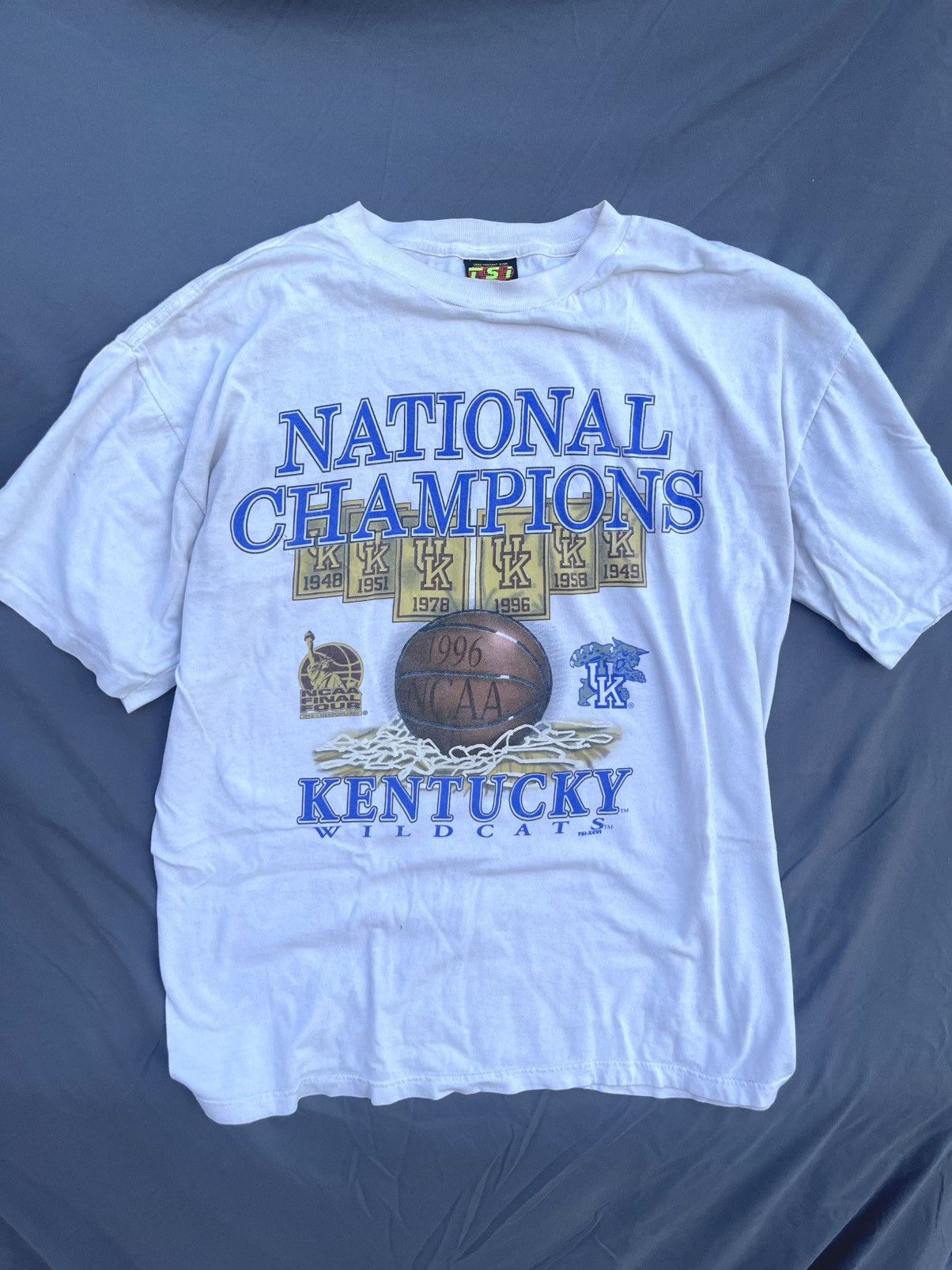 Vintage 1996 Final Four Kentucky Wildcats Championship Tee Size US XL / EU 56 / 4 - 1 Thumbnail