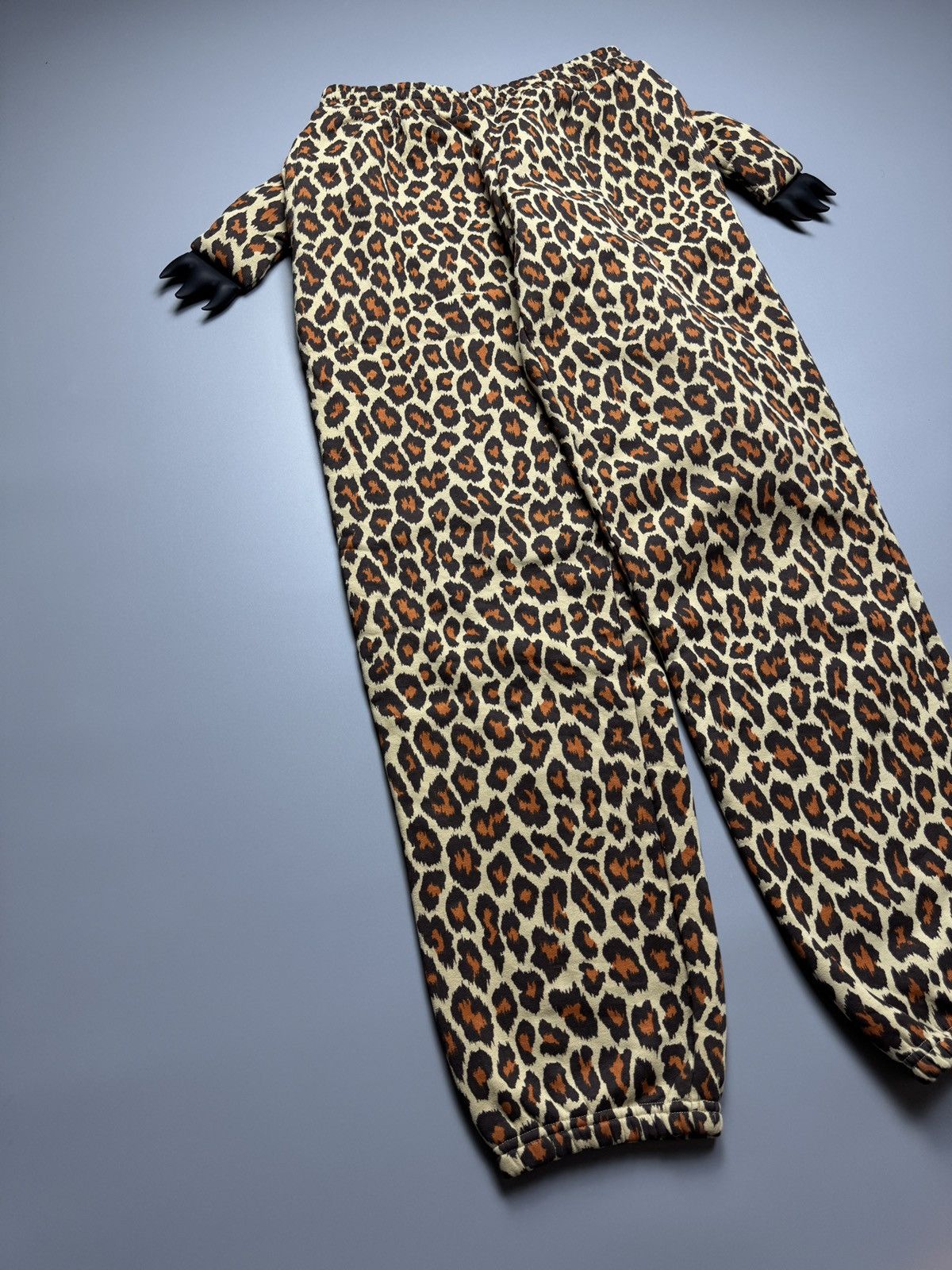 Adidas × Jeremy Scott Adidas x Jeremy Scott - Leopard Print Sweat Jogger Pants Size US 28 / EU 44 - 3 Thumbnail