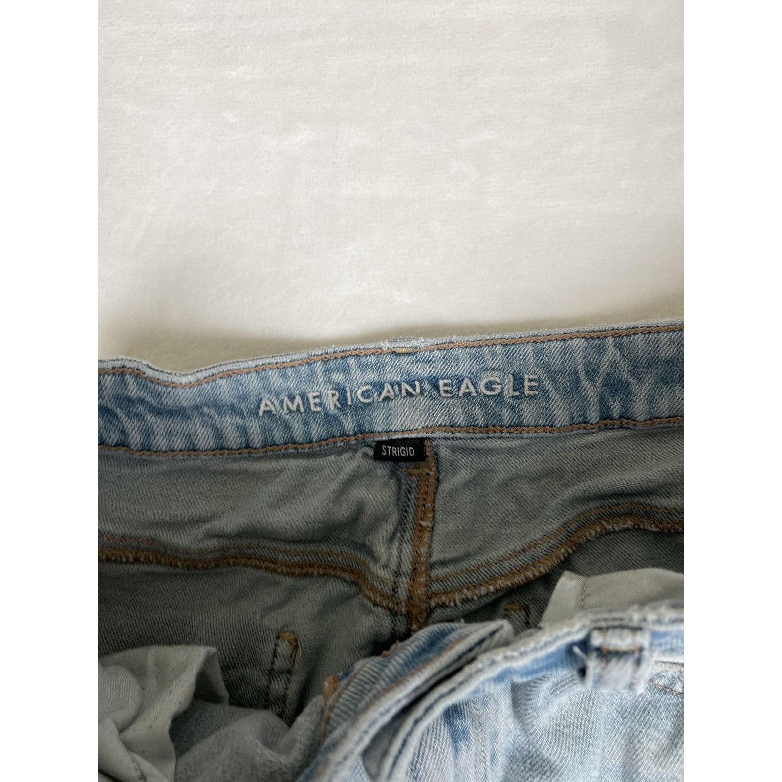 American Eagle Outfitters American Eagle Jeans Womens 8 Light Wash Mom Jean Strigid Bl Size 28" / US 6 / IT 42 - 4 Thumbnail