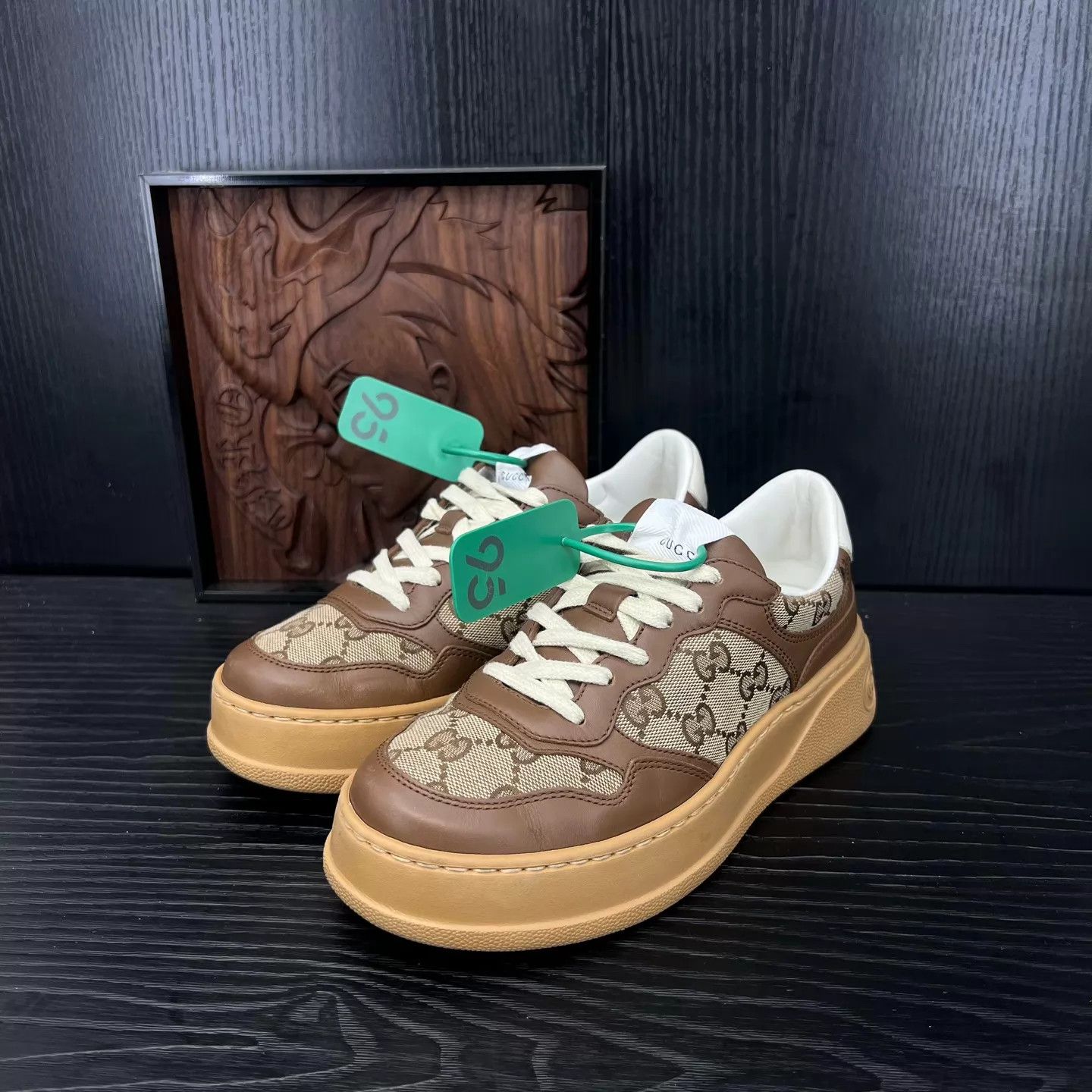 Gucci Gucci Brown Biscuit Sneaker EU 35.5 Size US 5 / IT 35 - 1 Thumbnail