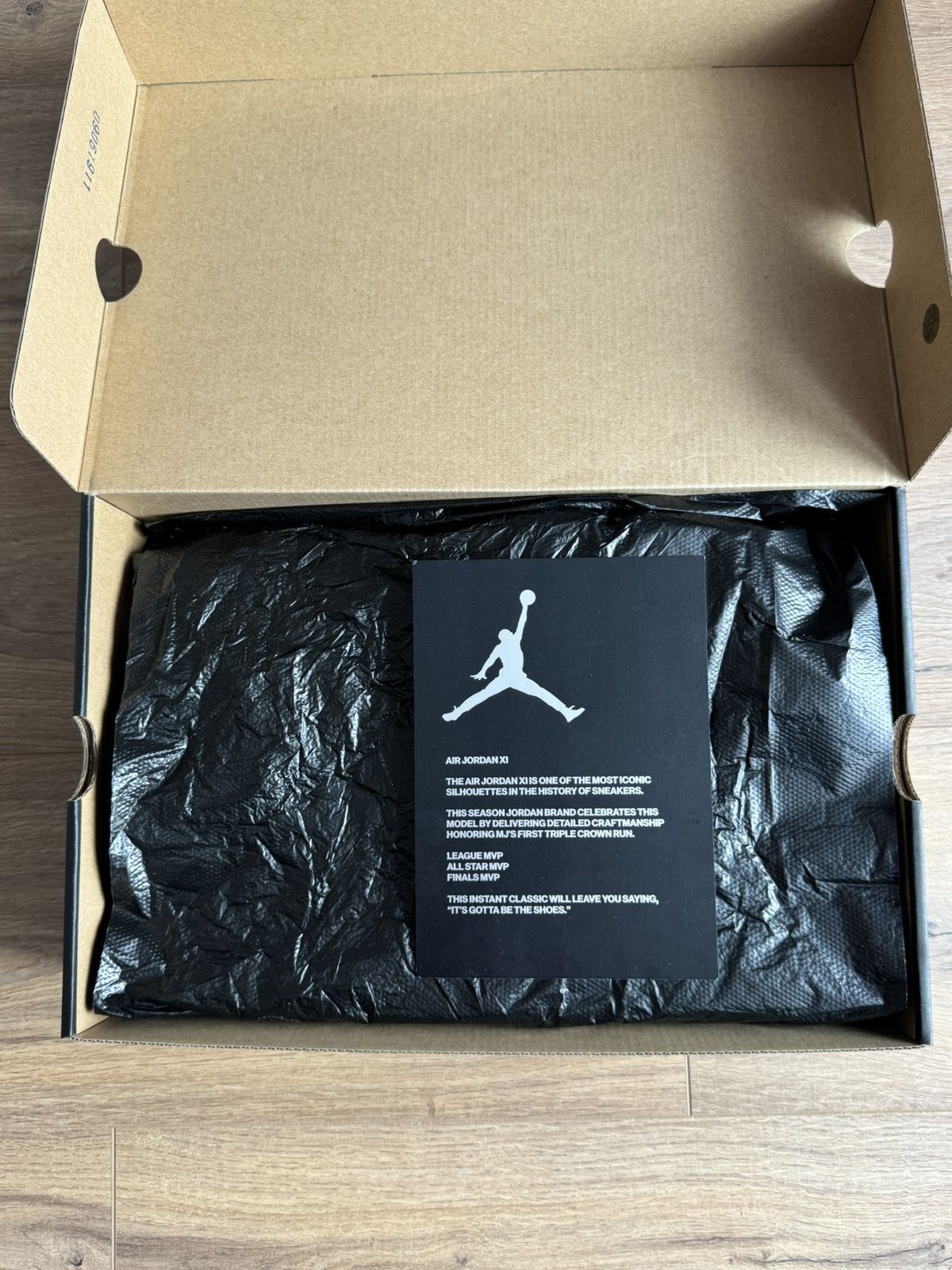 Jordan Brand Jordan 11 Playoffs Bred 2019 Size US 10.5 / EU 43-44 - 10 Thumbnail