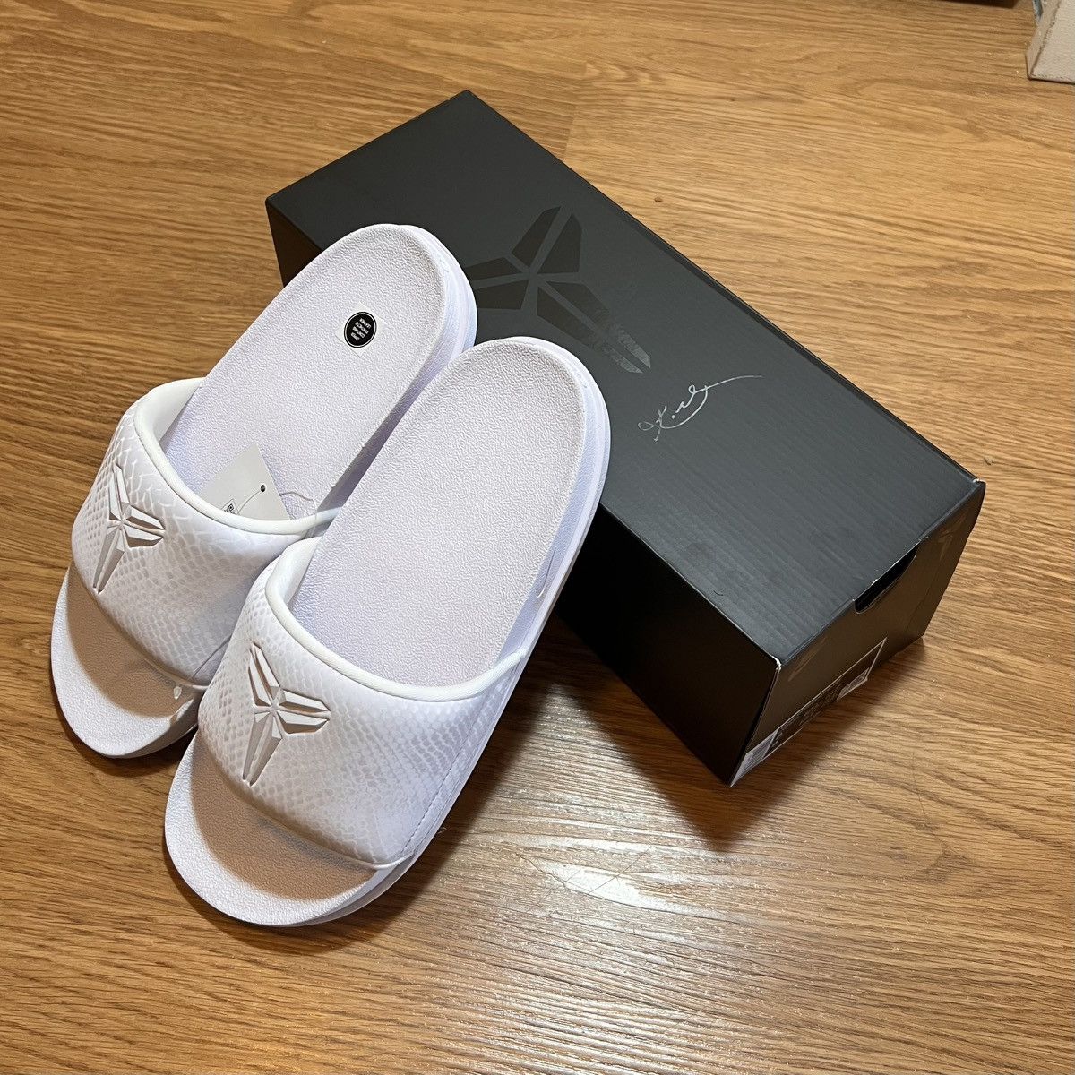 Nike Kobe off court slides Size US 8 / EU 41 - 1 Thumbnail
