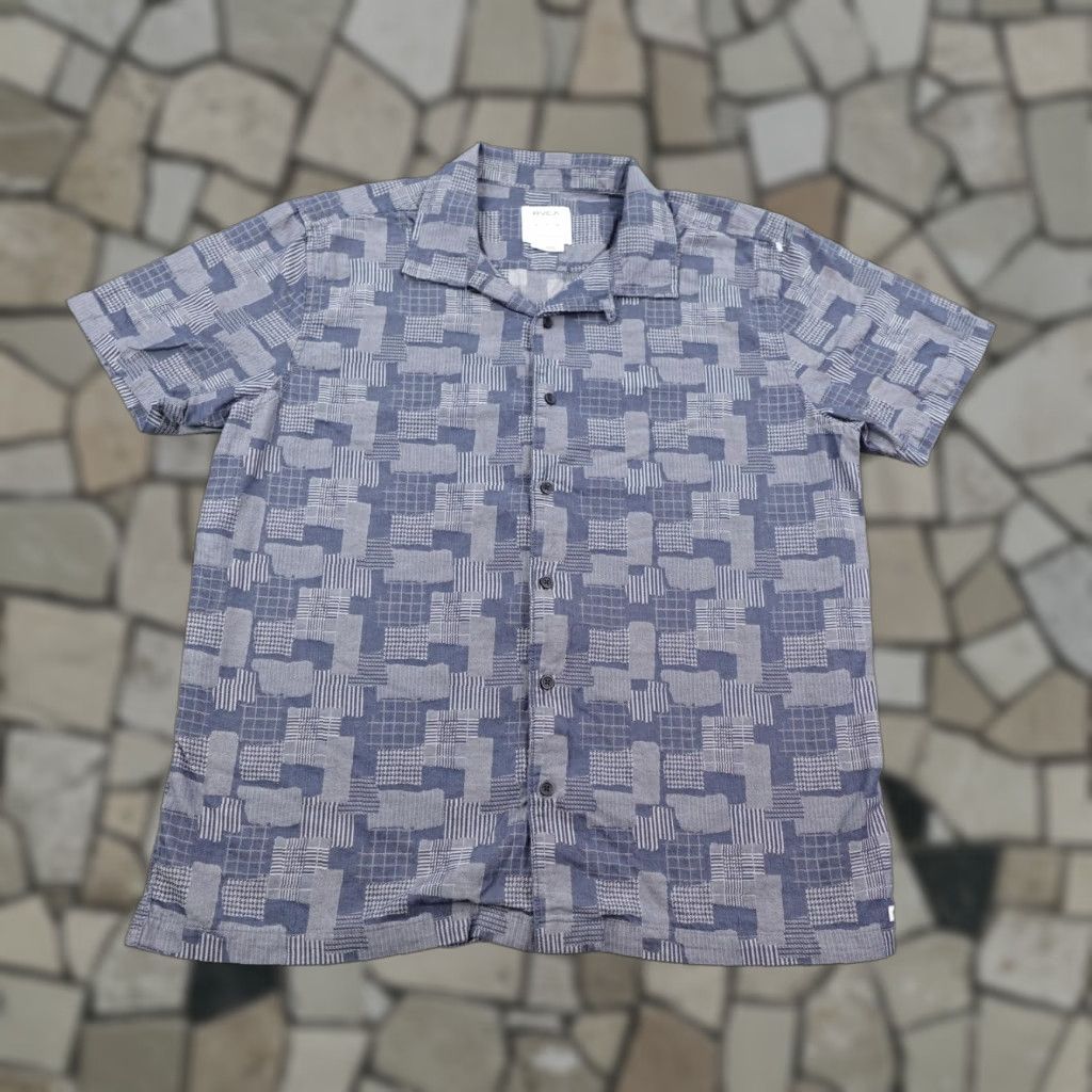 RVCA VINTAGE RVCA Shirt Mens XL Blue Button-Up Geometric Skate Surf Camp Beach Casual 90s Mens XLBlue Geometric Pattern Buttons Size US XL / EU 56 / 4 - 1 Thumbnail