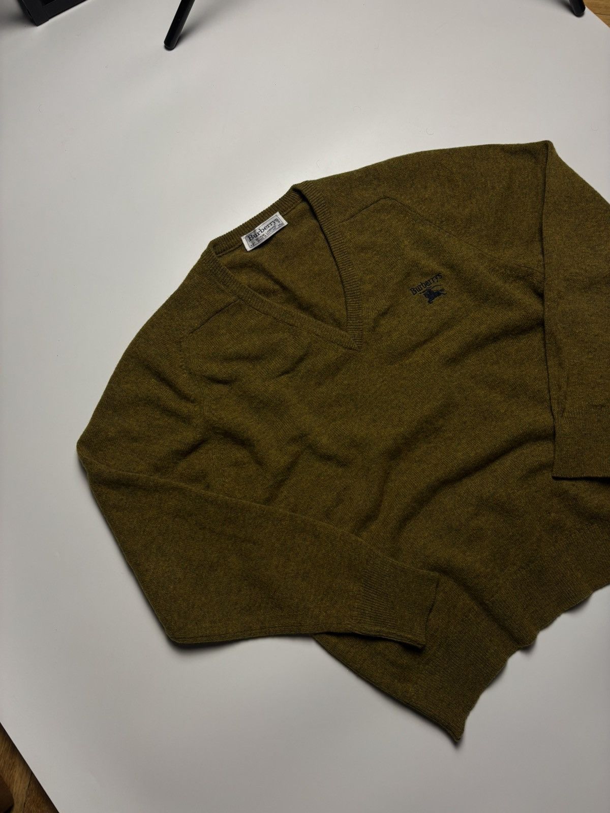 Burberry Burberrys vibtage v-neck sweater 90’s old money style Size US M / EU 48-50 / 2 - 4 Thumbnail