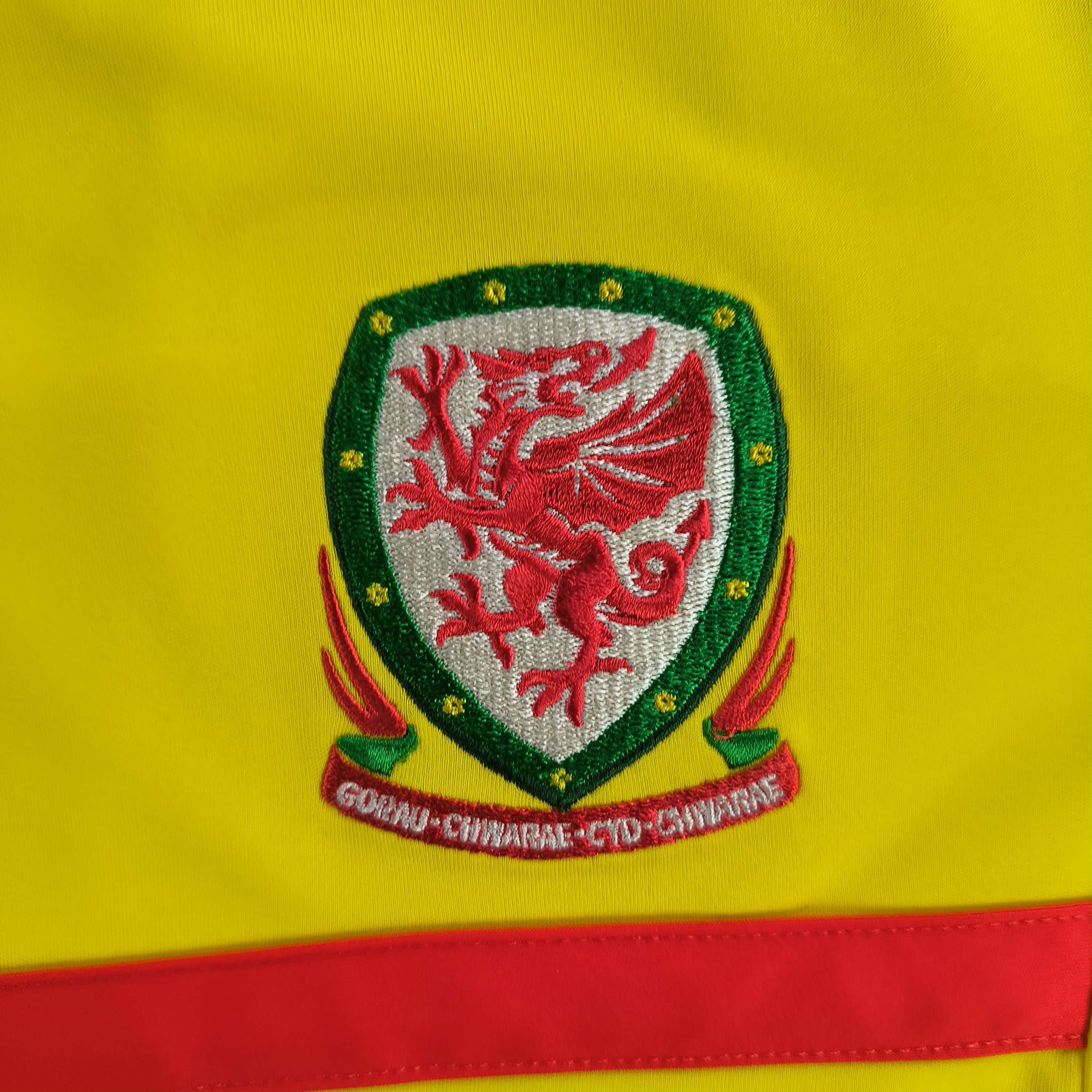 Adidas Wales 2015-16 Adidas away #4 football jersey shirt size S Size US S / EU 44-46 / 1 - 4 Thumbnail