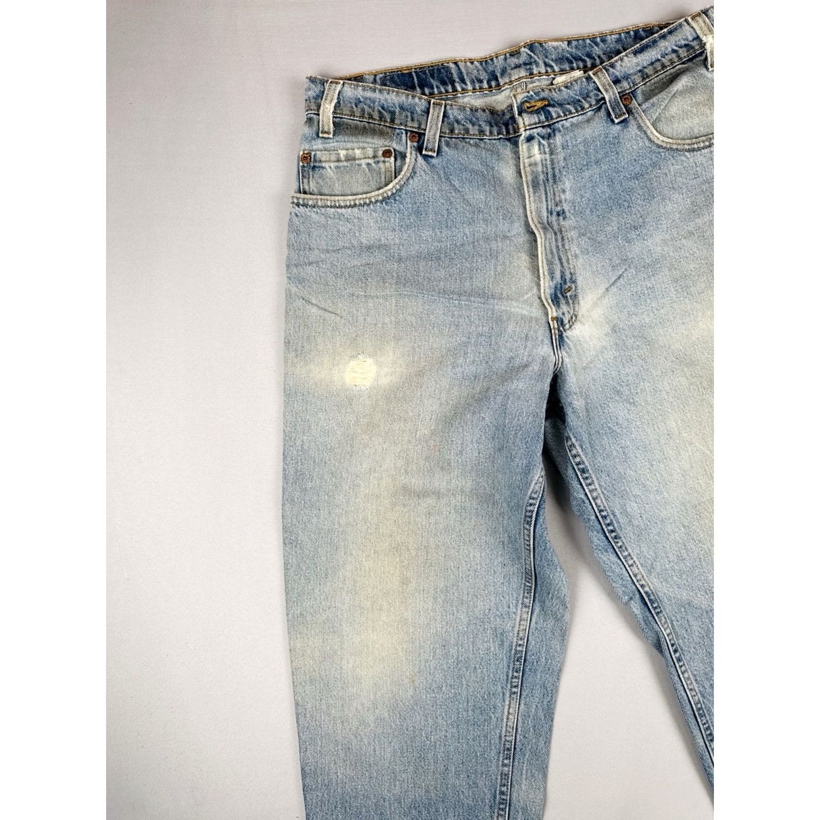 Levi's VINTAGE Levi's 560 Jeans Loose Fit Tapered USA Made 36x30 Light Wash Blue 90s Mens Size US 36 / EU 52 - 7 Thumbnail